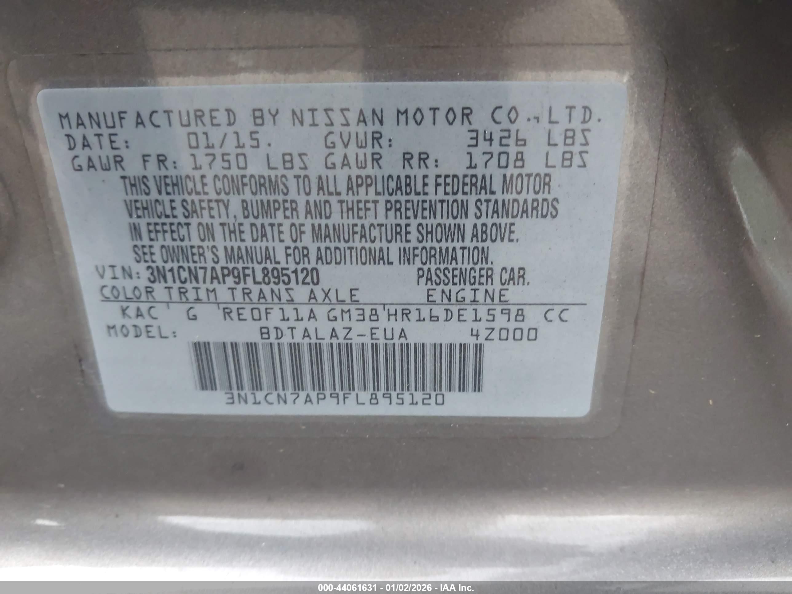 NISSAN VERSA image 9