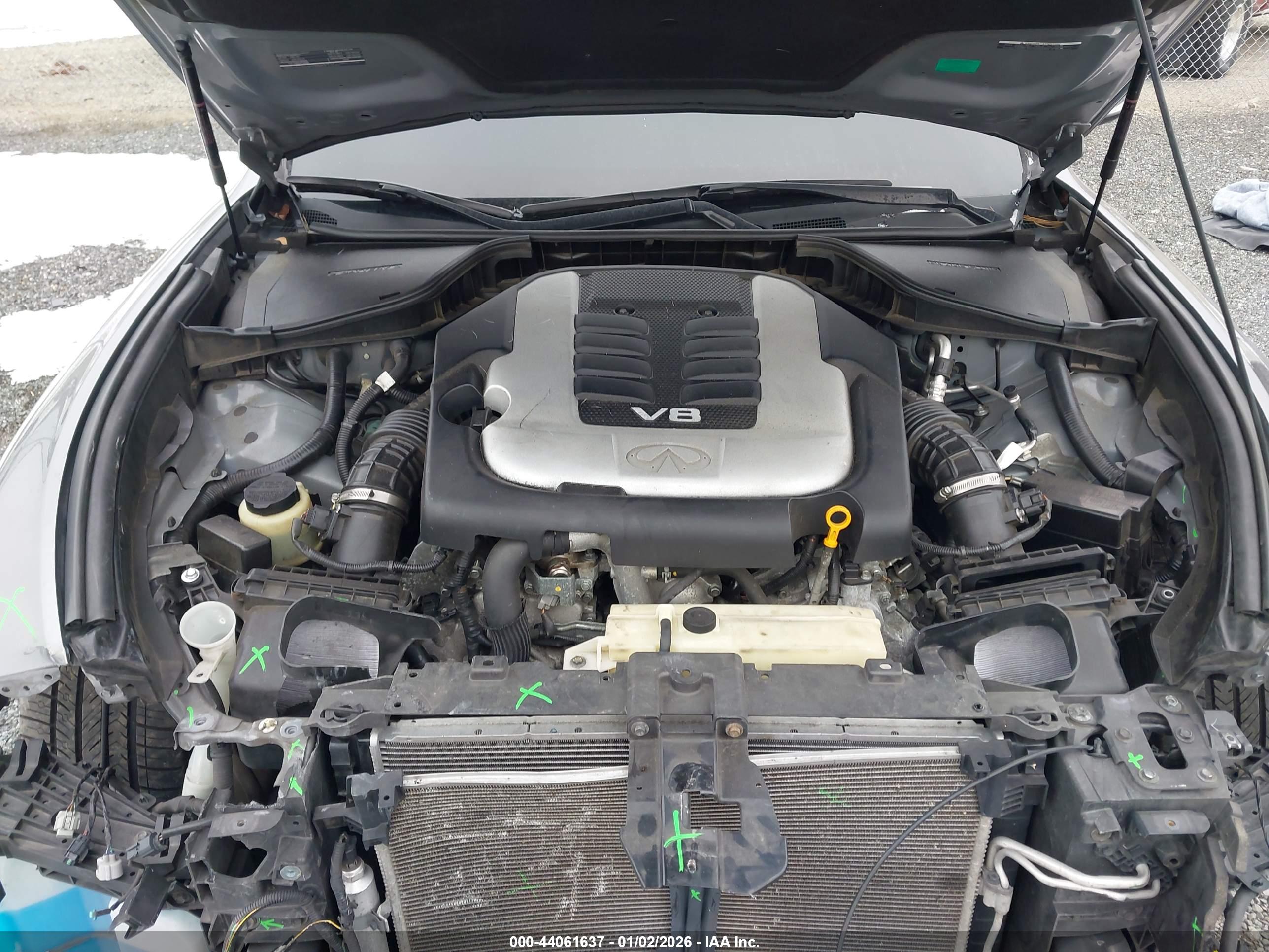 INFINITI Q70L image 10
