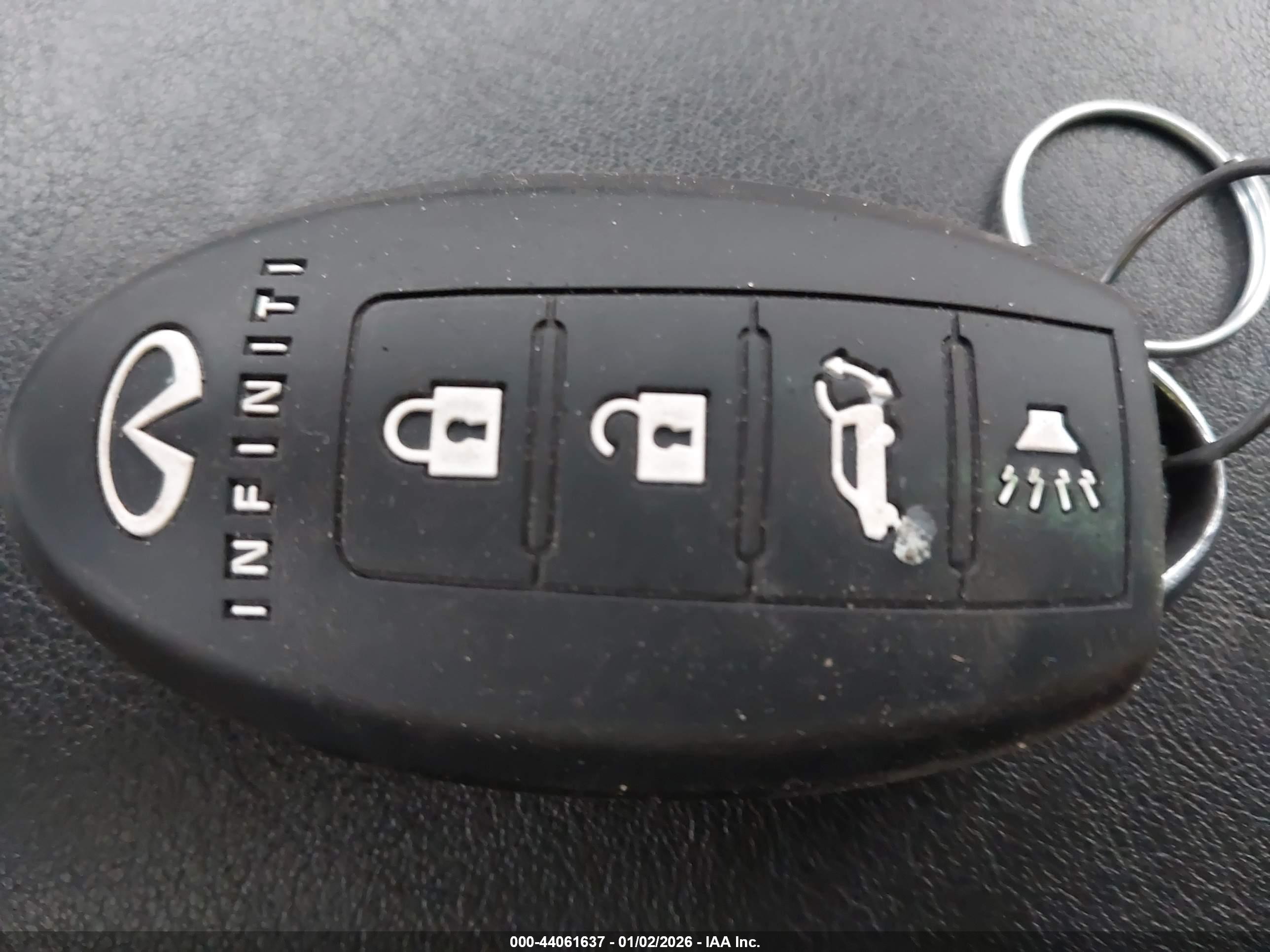 INFINITI Q70L image 11