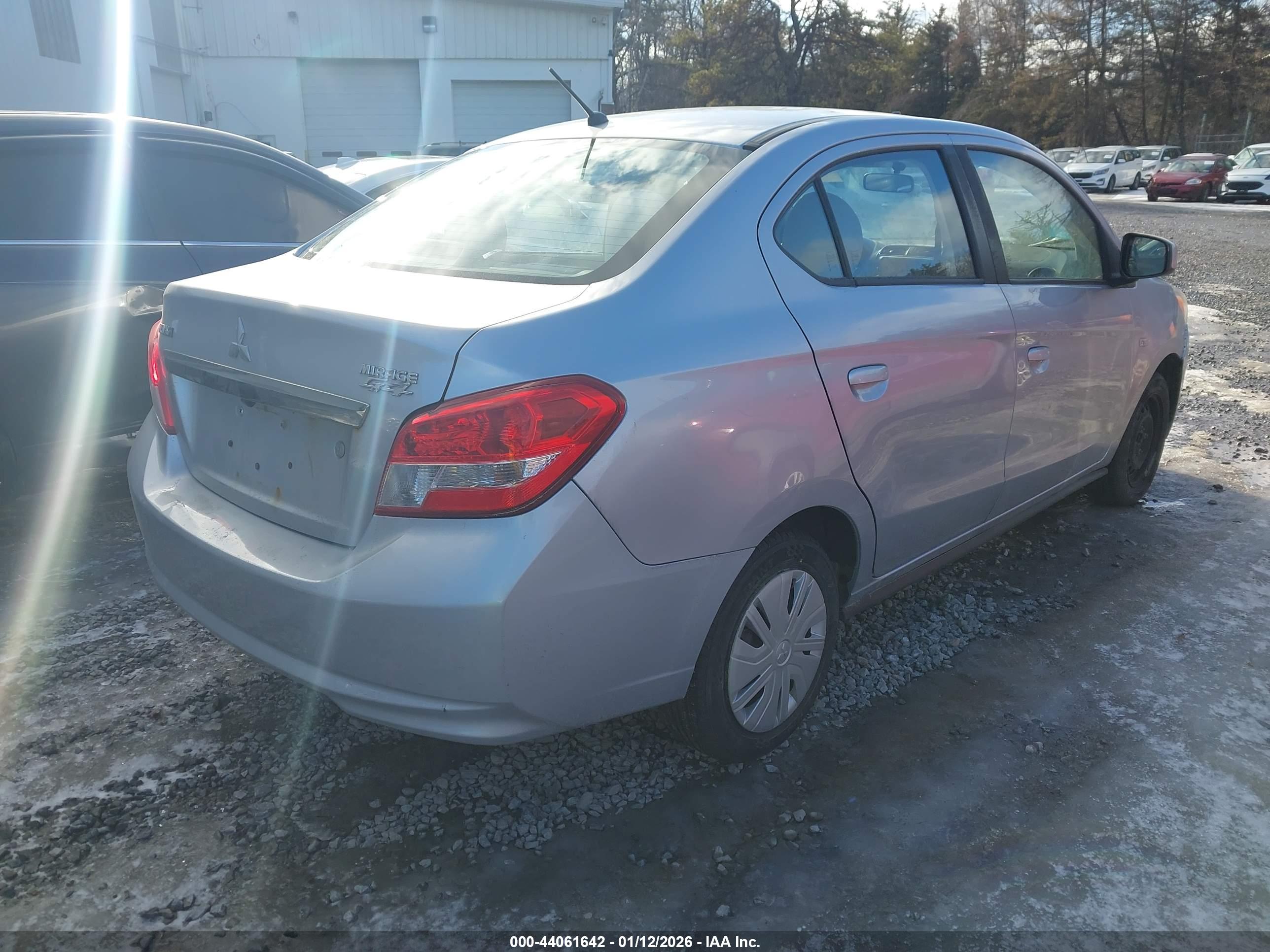 MITSUBISHI MIRAGE image 4