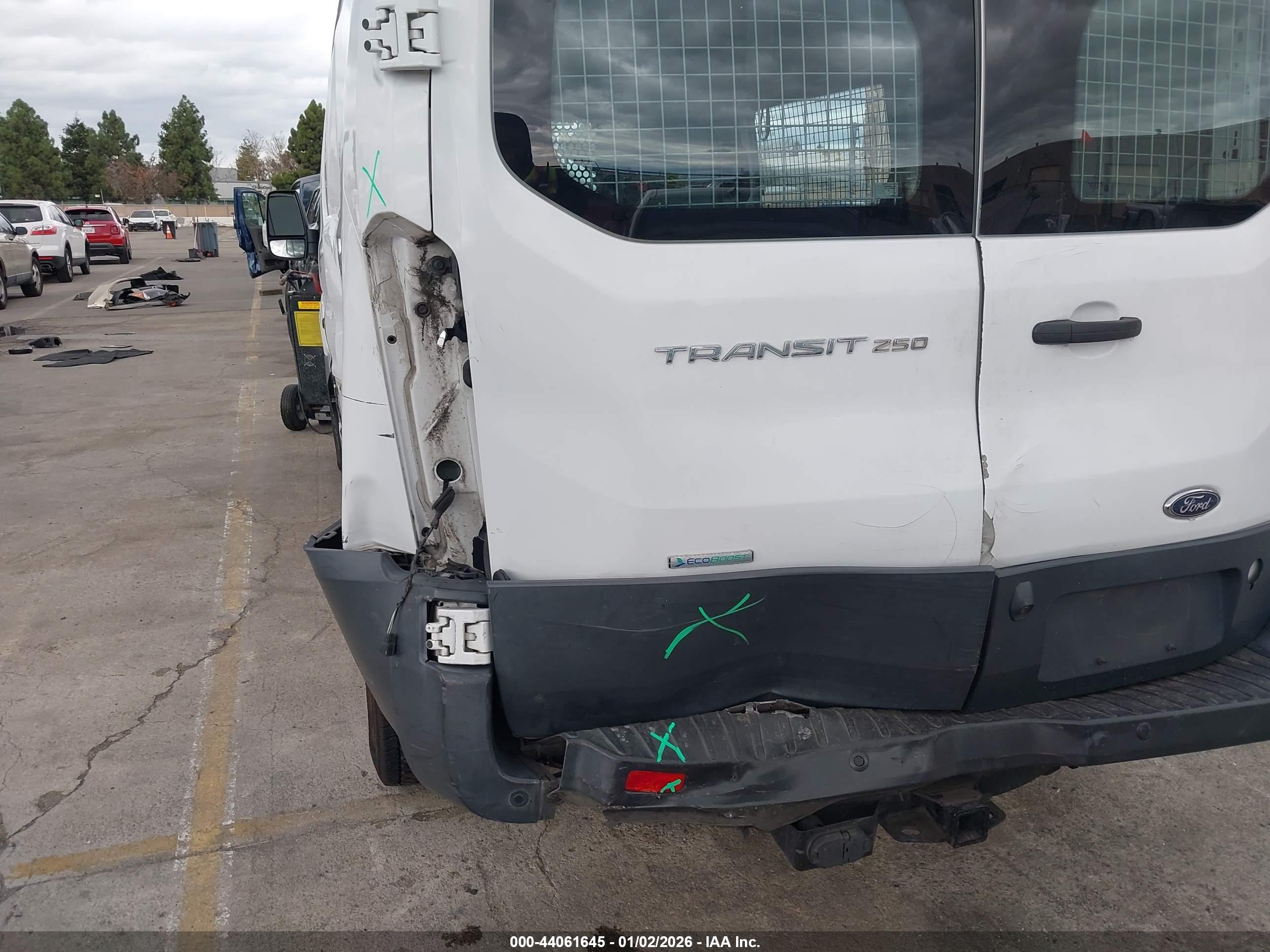 FORD TRANSIT-250 image 6
