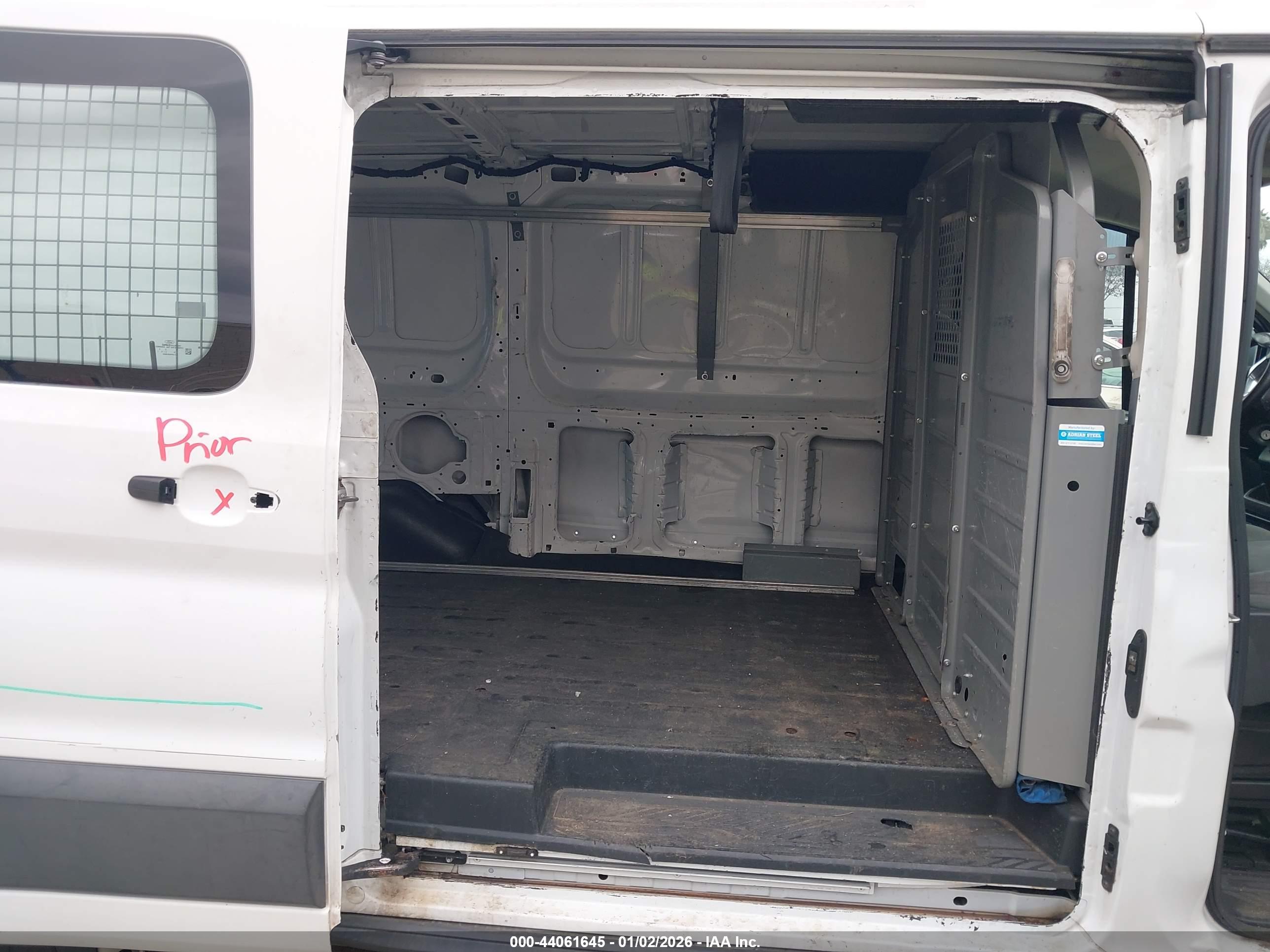 FORD TRANSIT-250 image 8