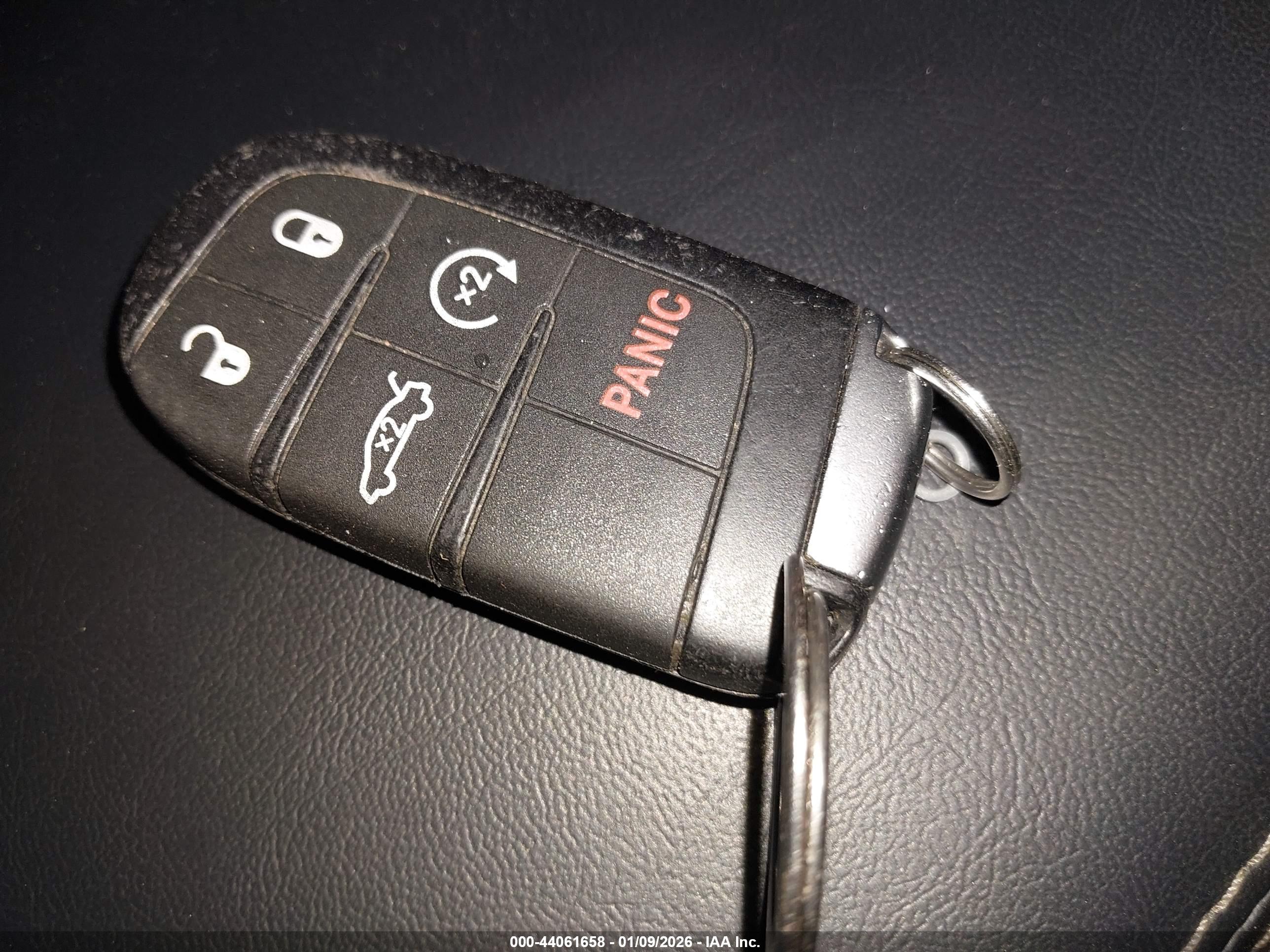 CHRYSLER 300 image 11
