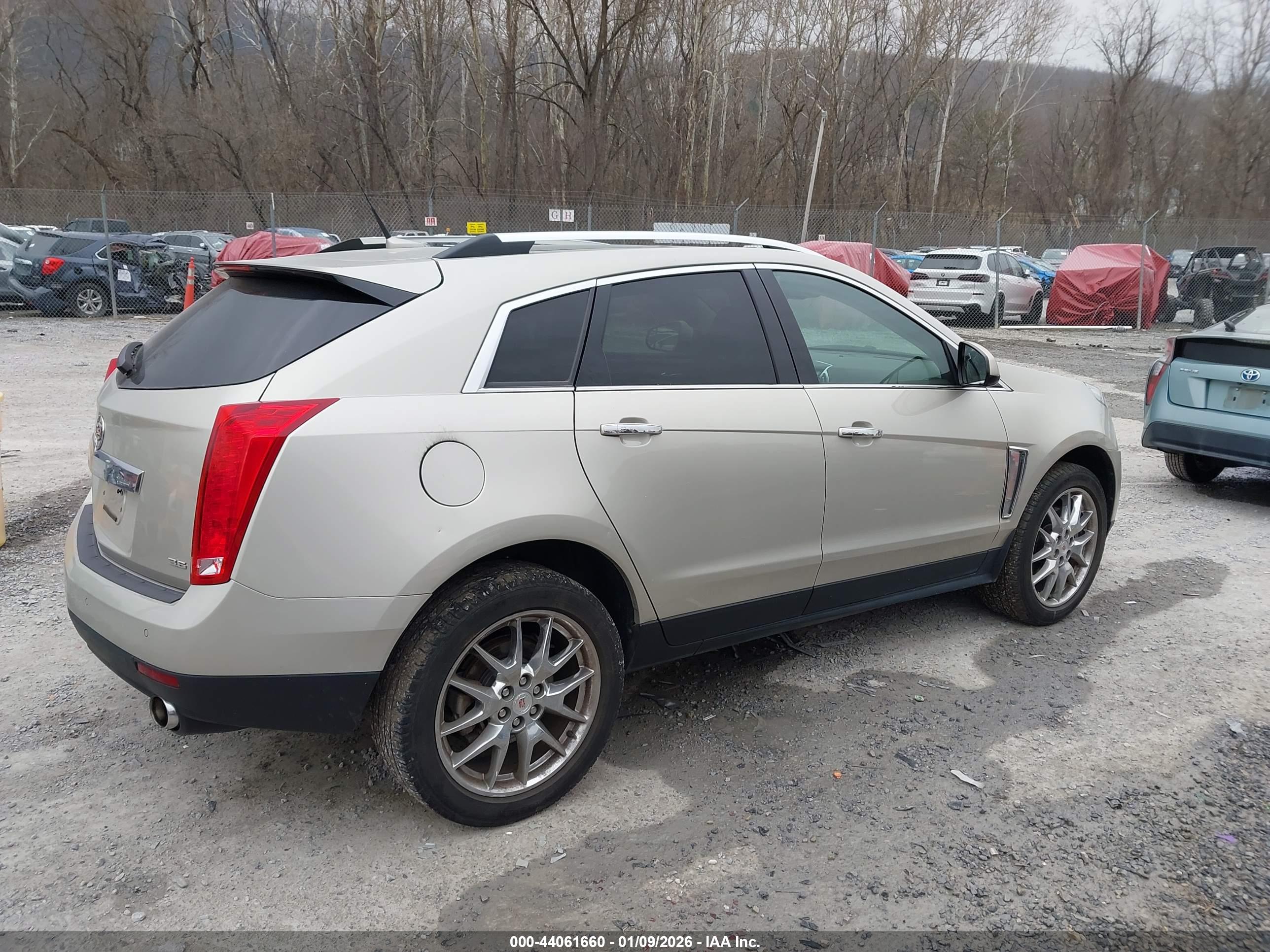 CADILLAC SRX image 4