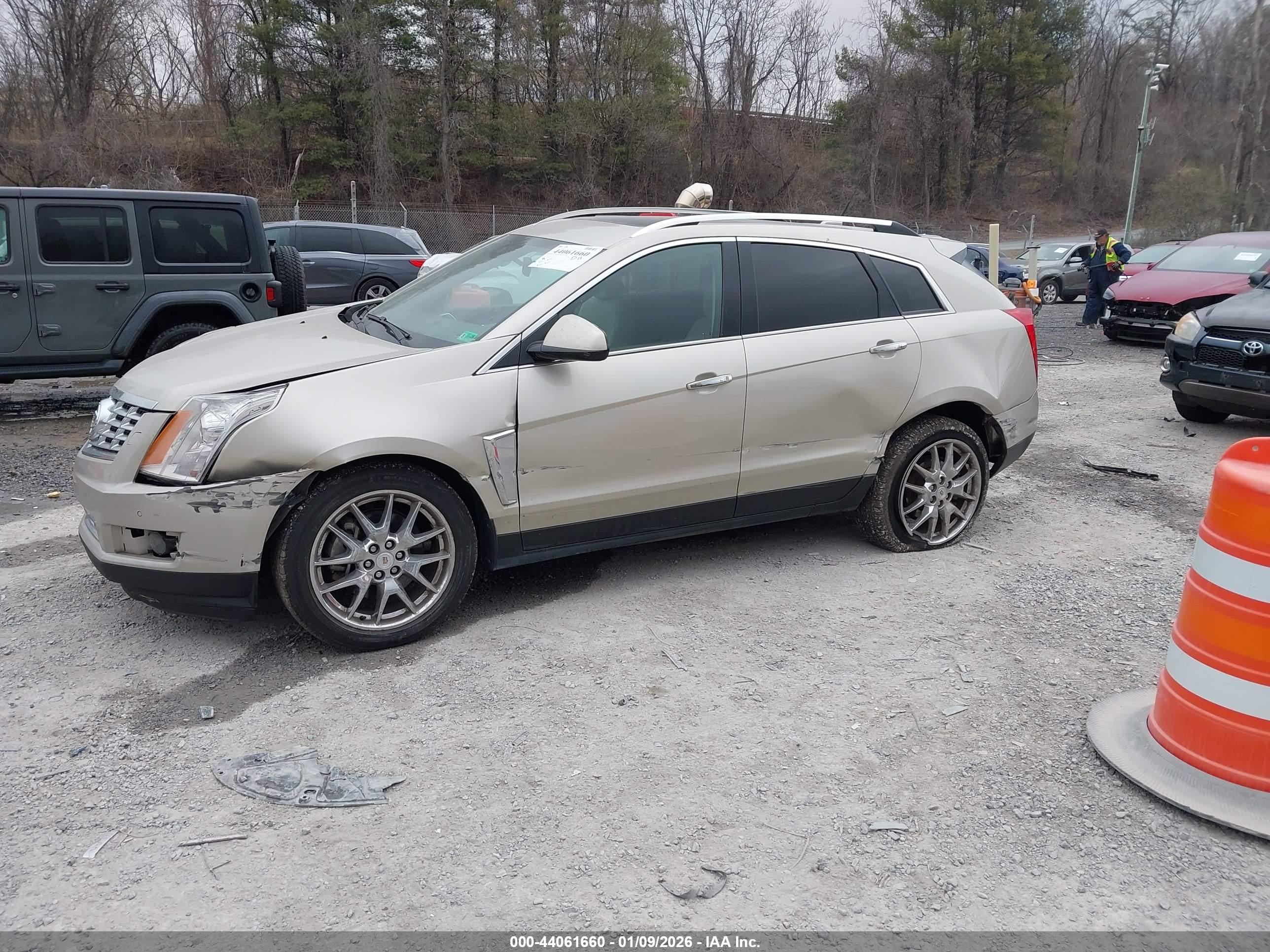 CADILLAC SRX image 6