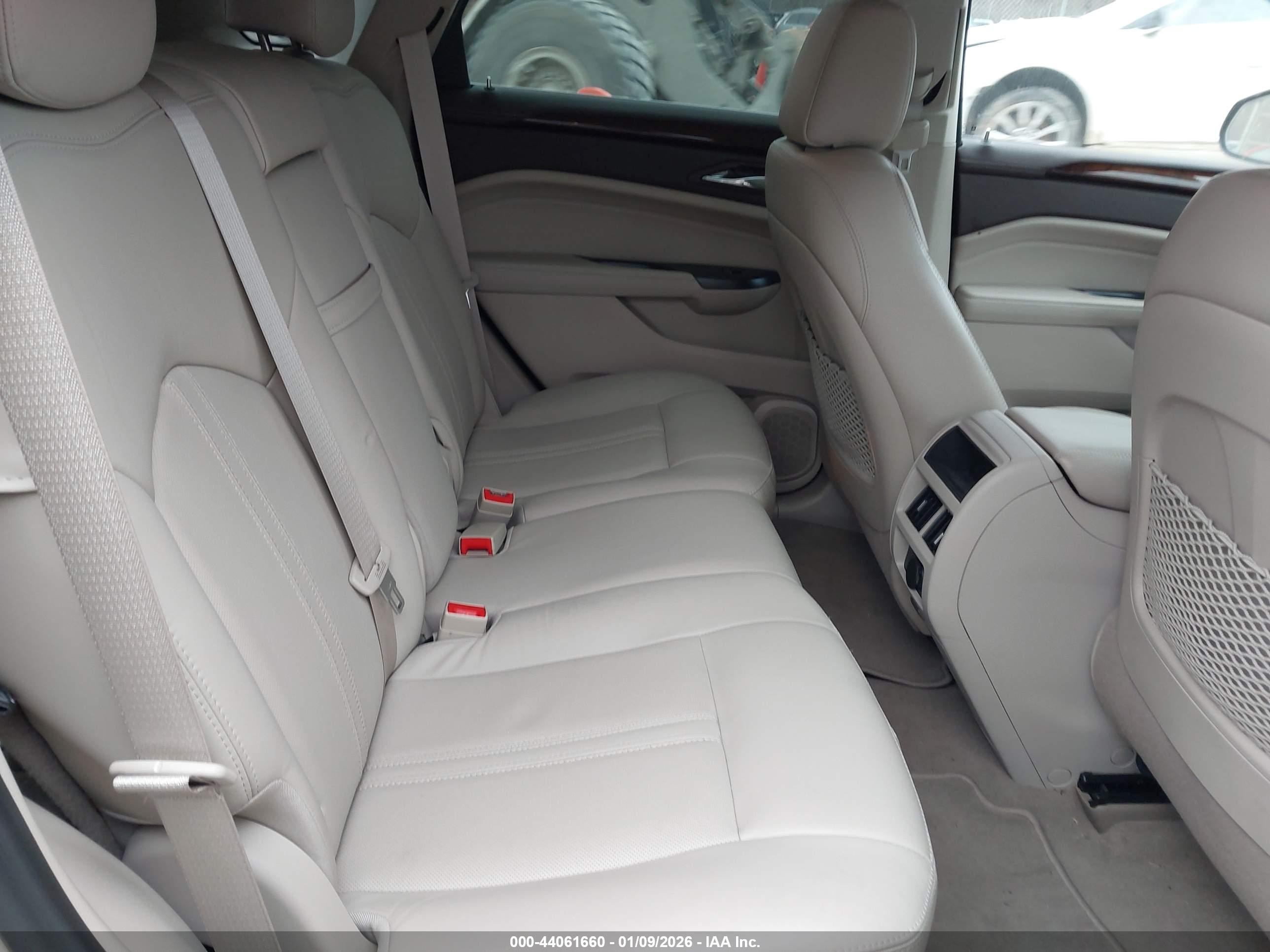 CADILLAC SRX image 8