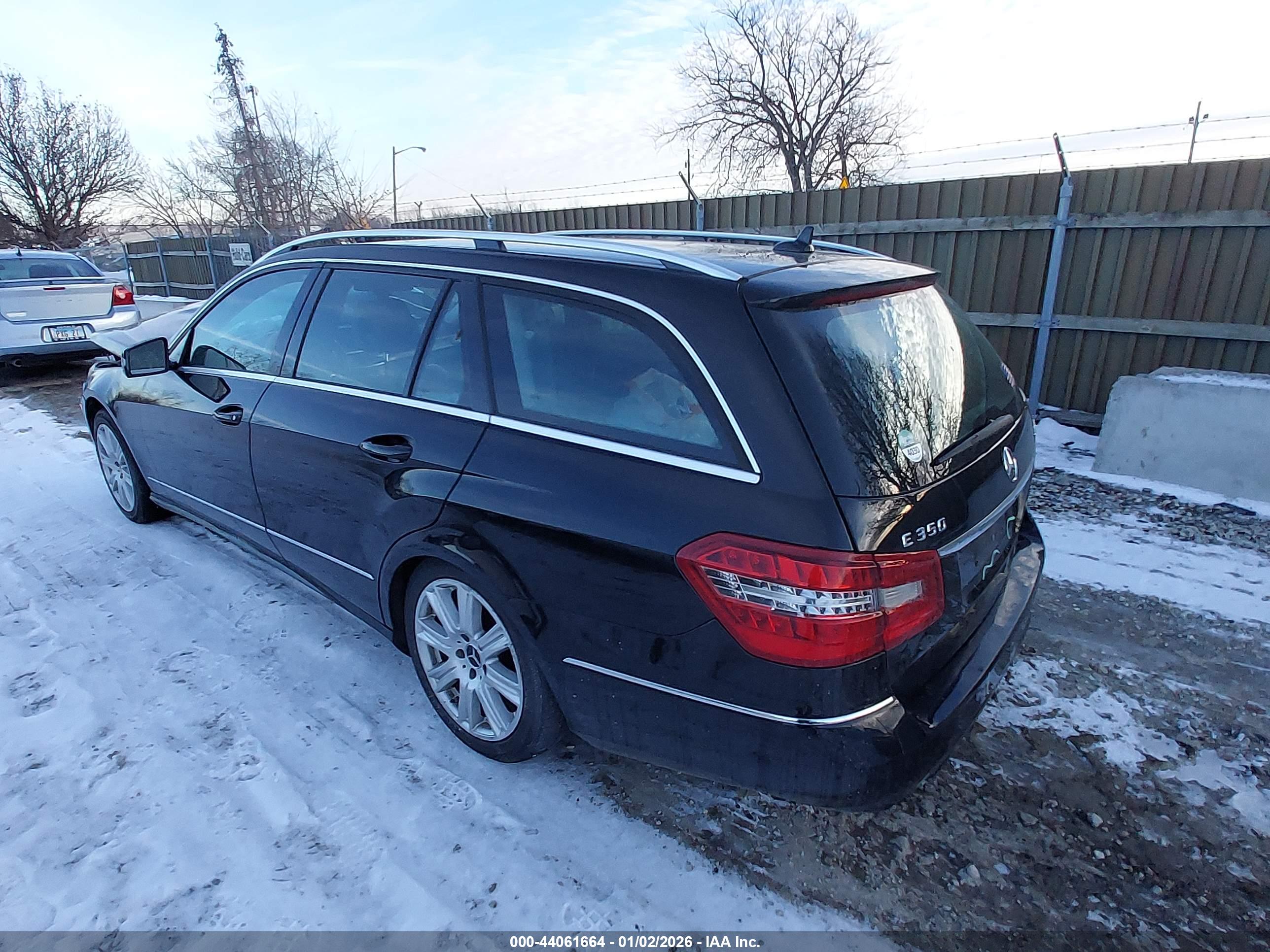 MERCEDES-BENZ E image 3