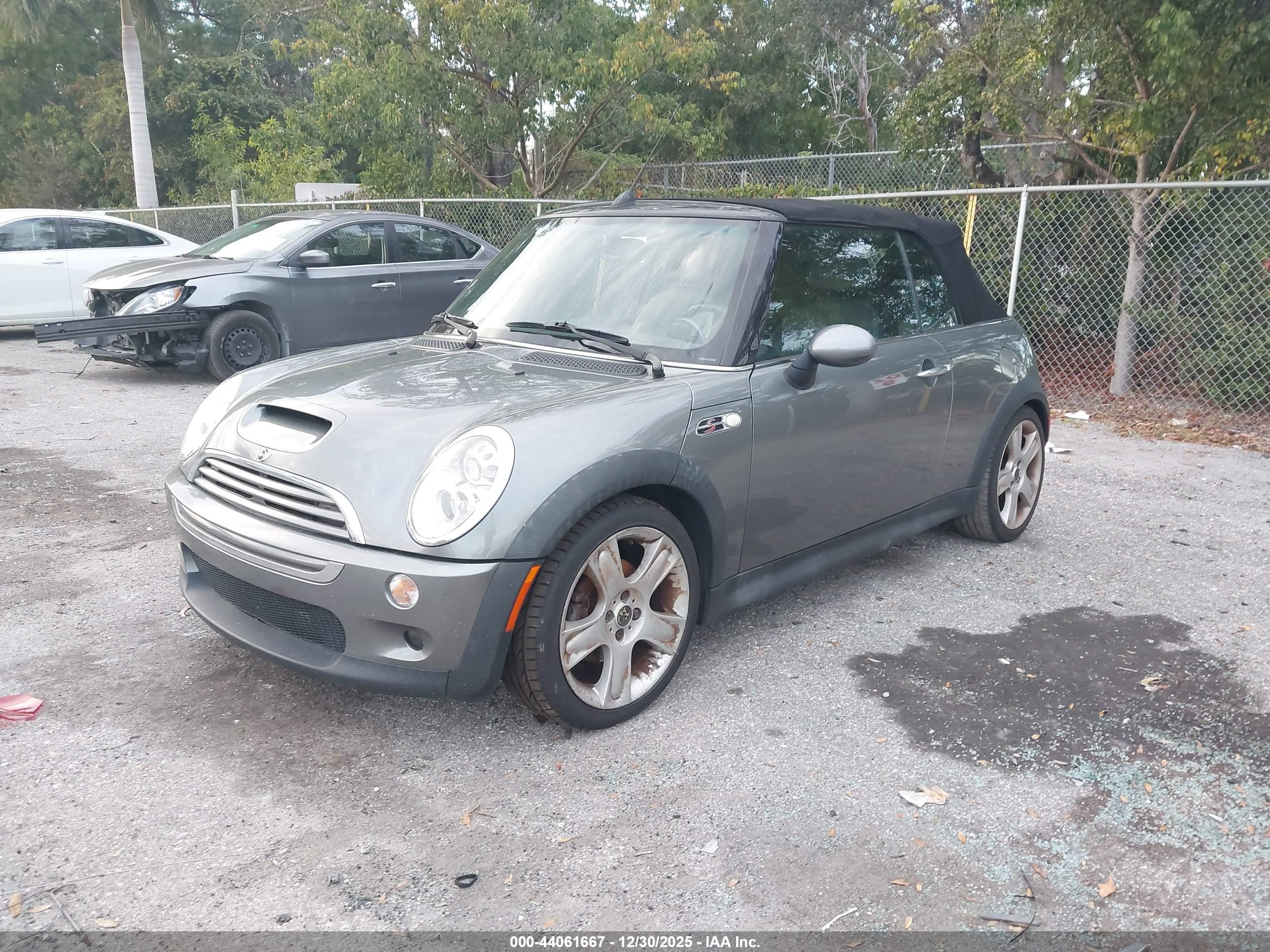 MINI COOPER image 2