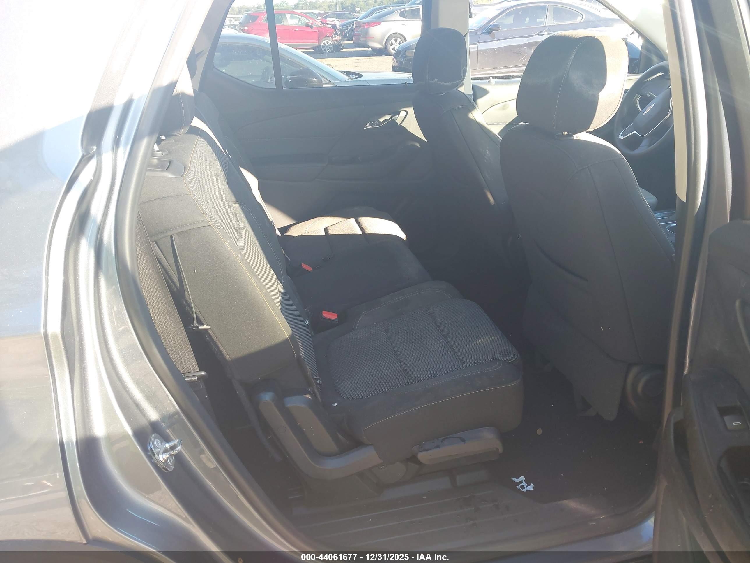 CHEVROLET TRAVERSE image 8