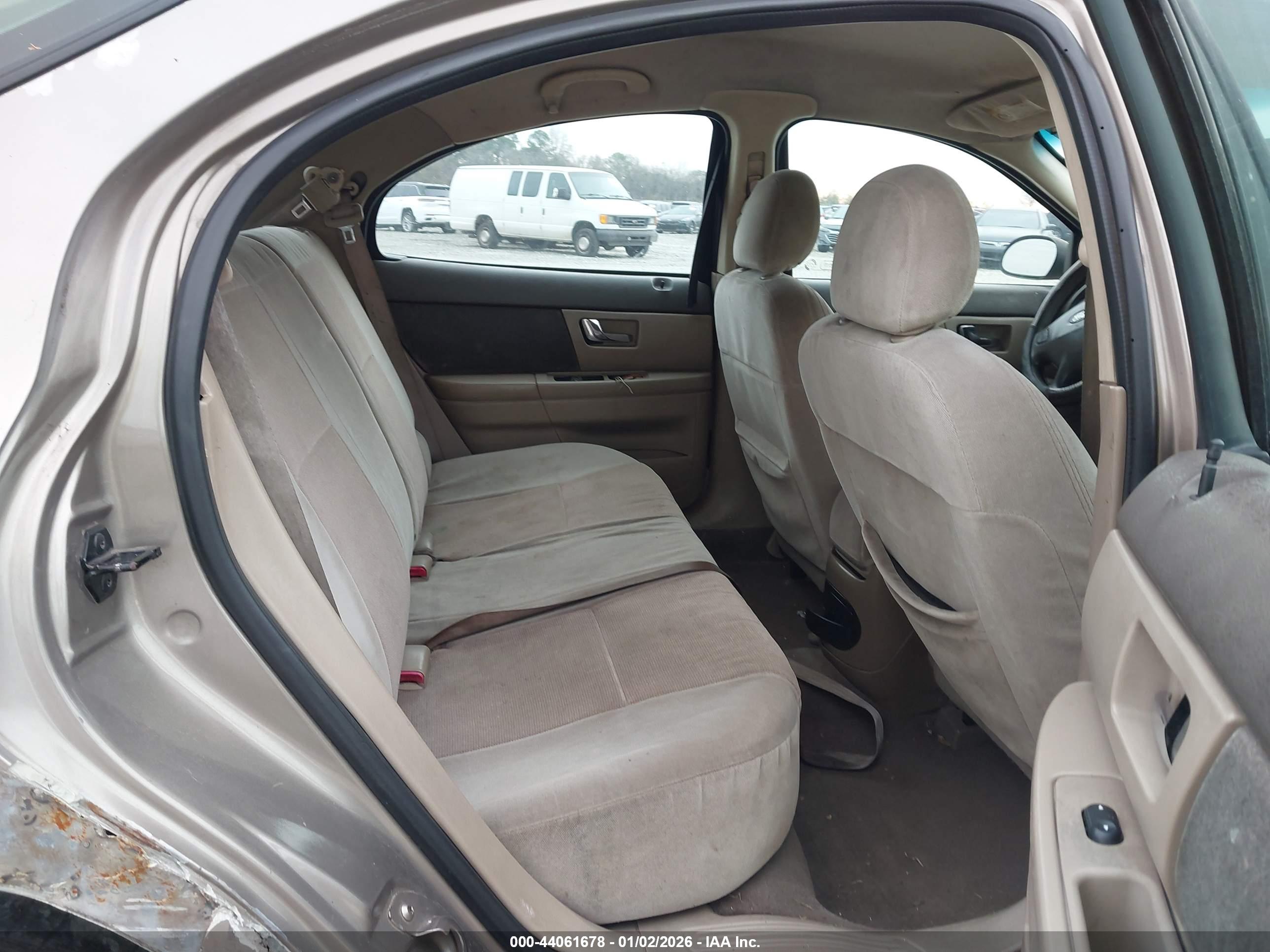 FORD TAURUS image 8