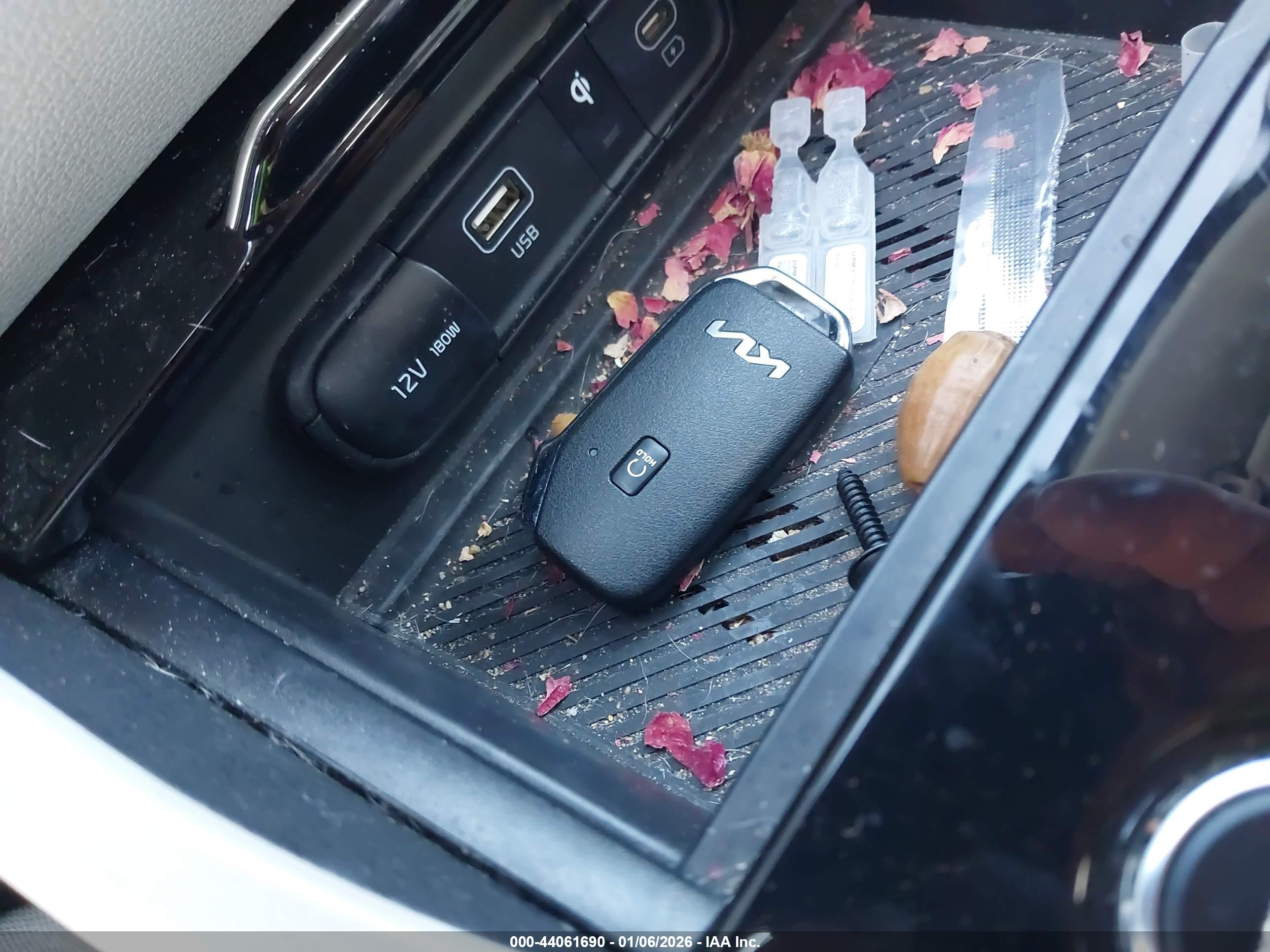 KIA SPORTAGE image 11