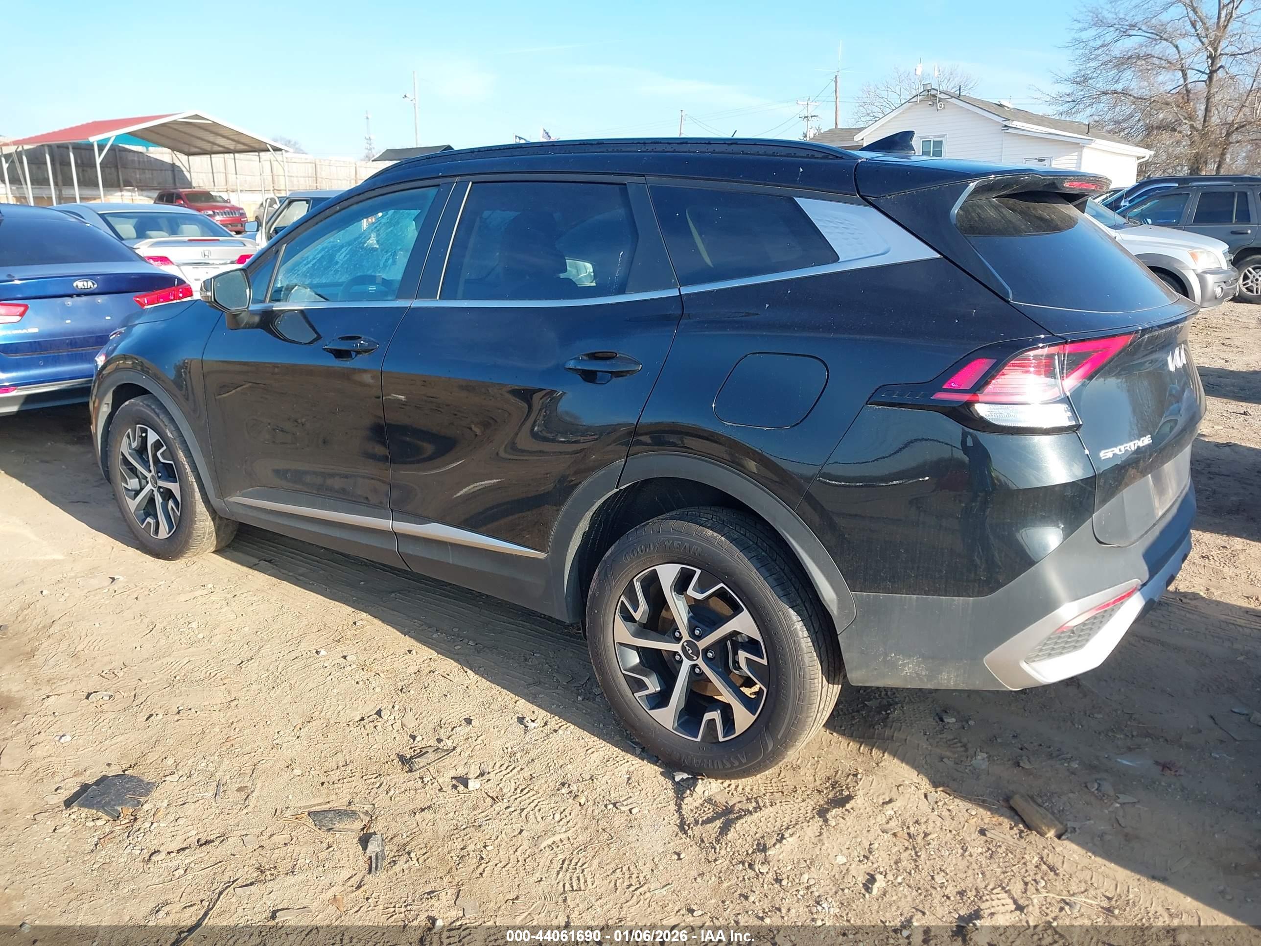 KIA SPORTAGE image 3