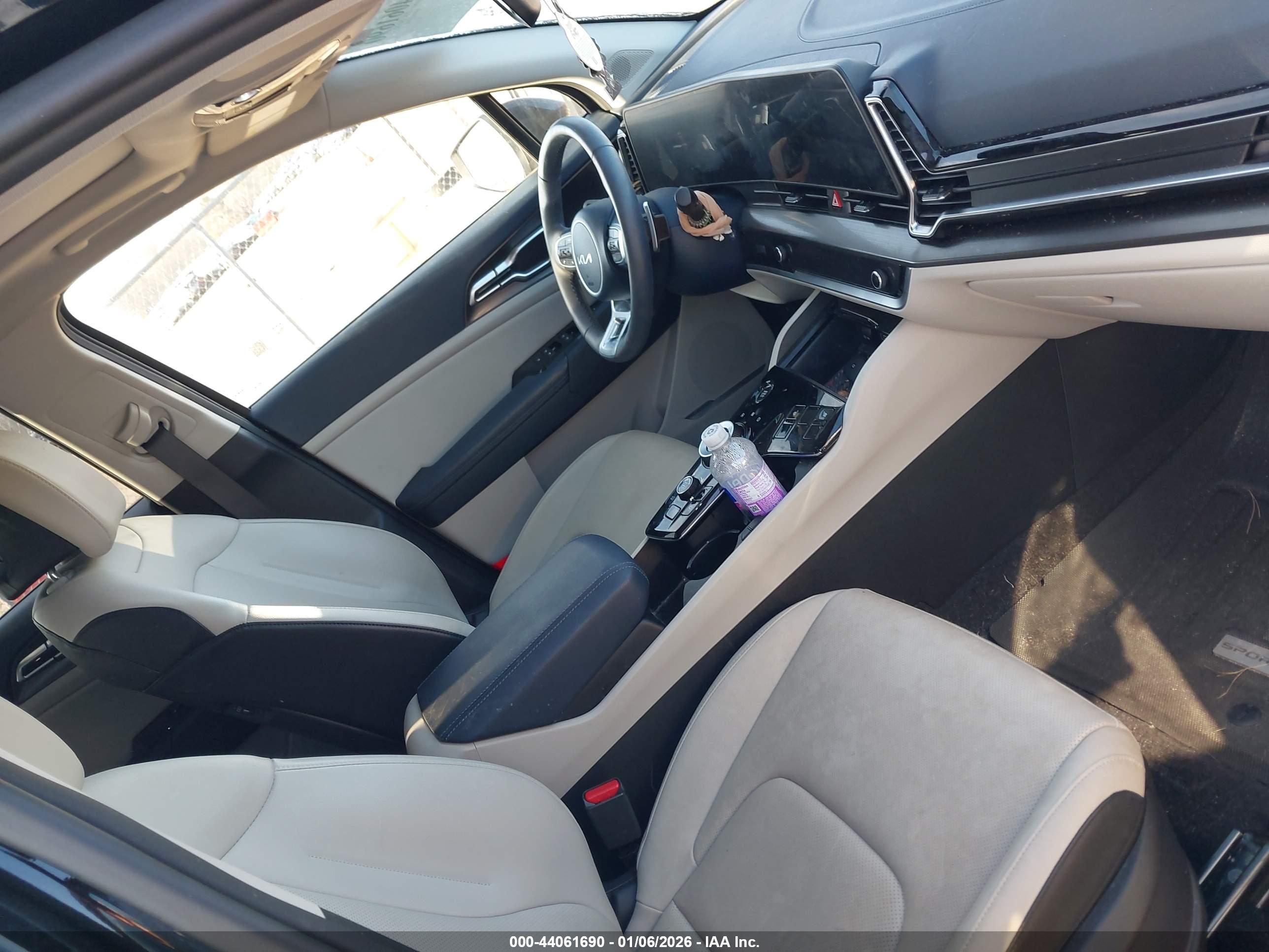 KIA SPORTAGE image 5