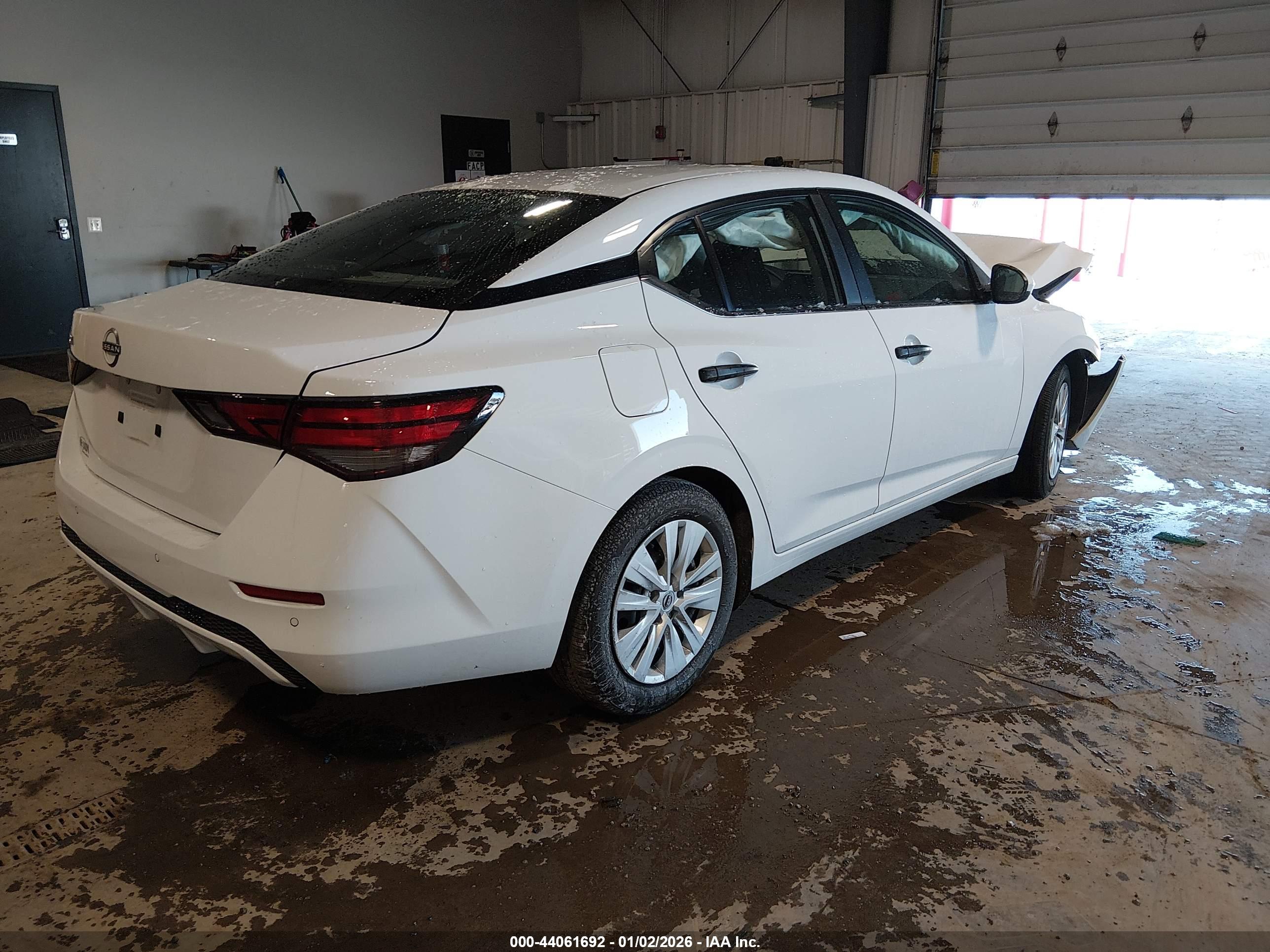 NISSAN SENTRA image 4