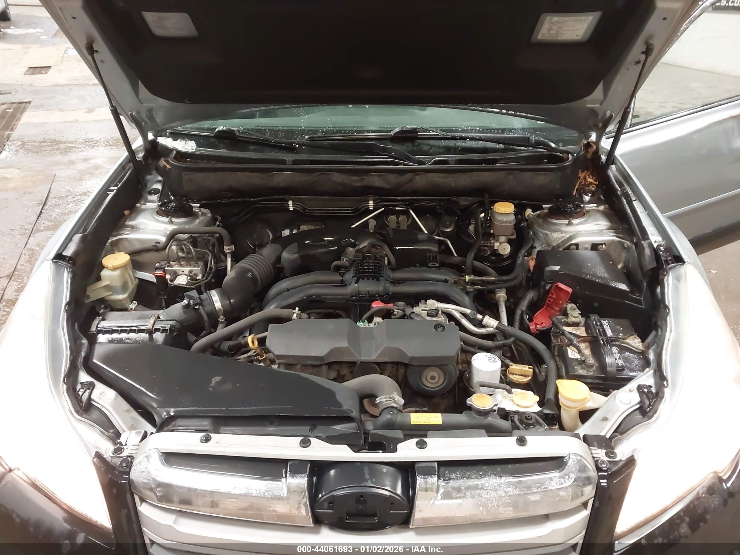 SUBARU OUTBACK image 10
