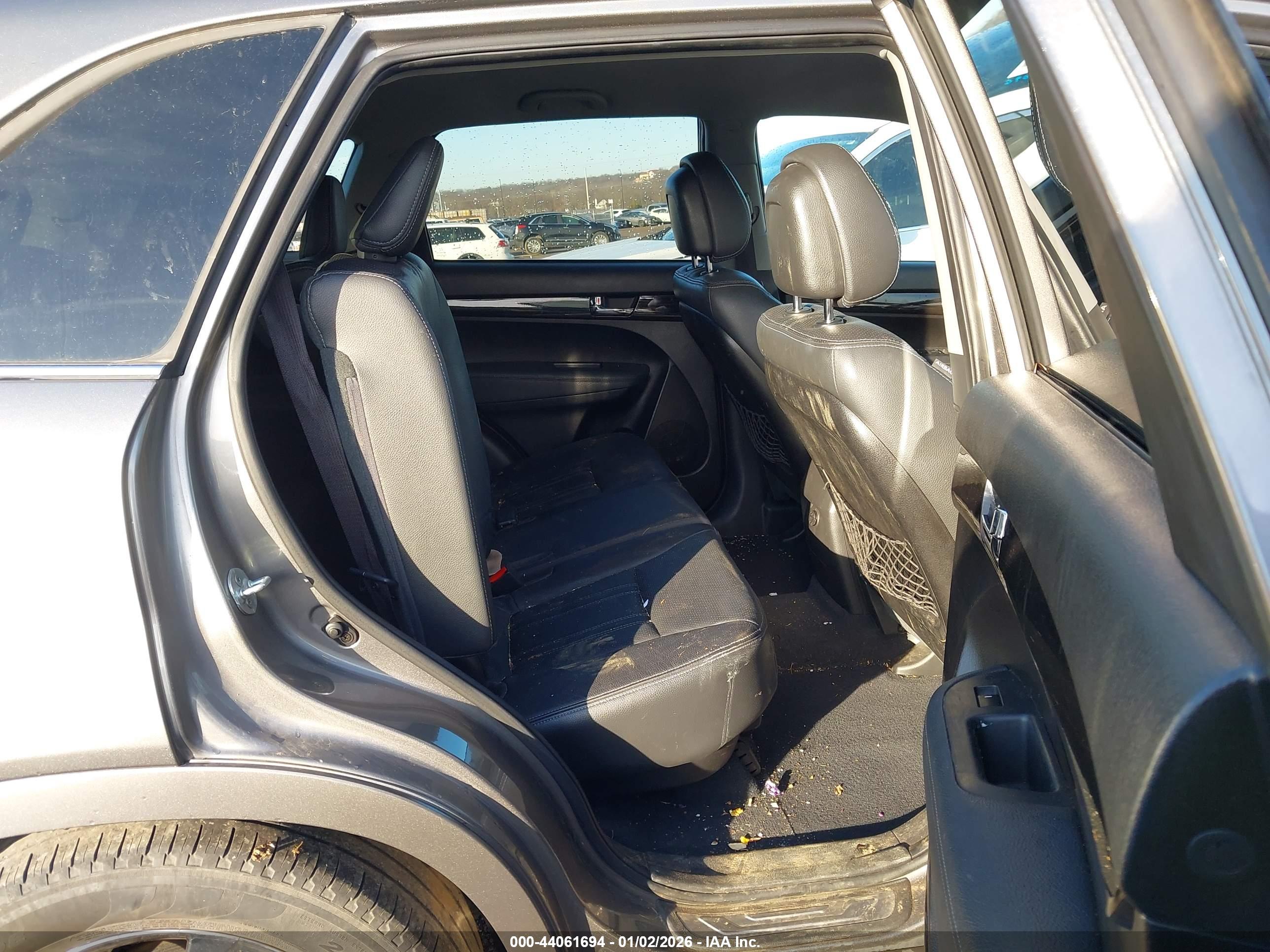 KIA SORENTO image 8