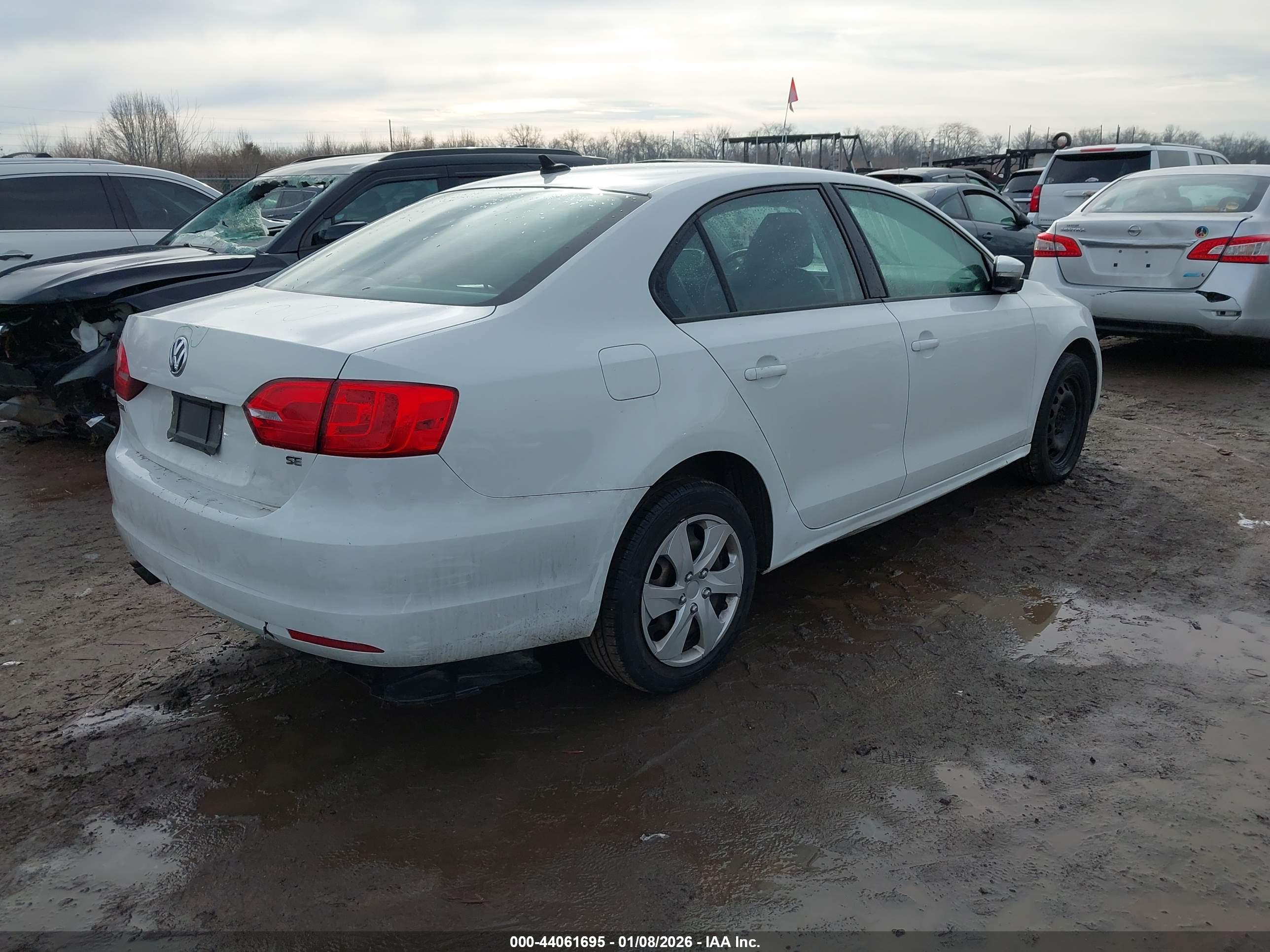 VOLKSWAGEN JETTA image 4
