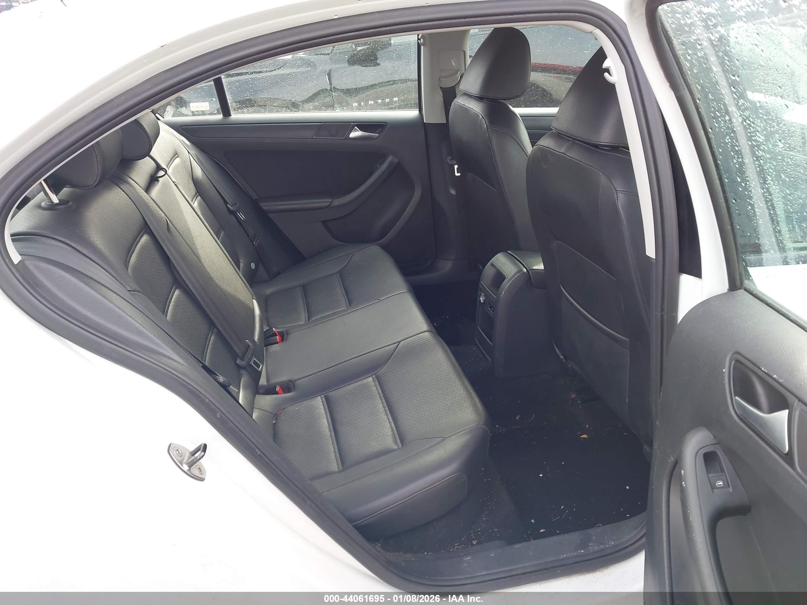 VOLKSWAGEN JETTA image 8