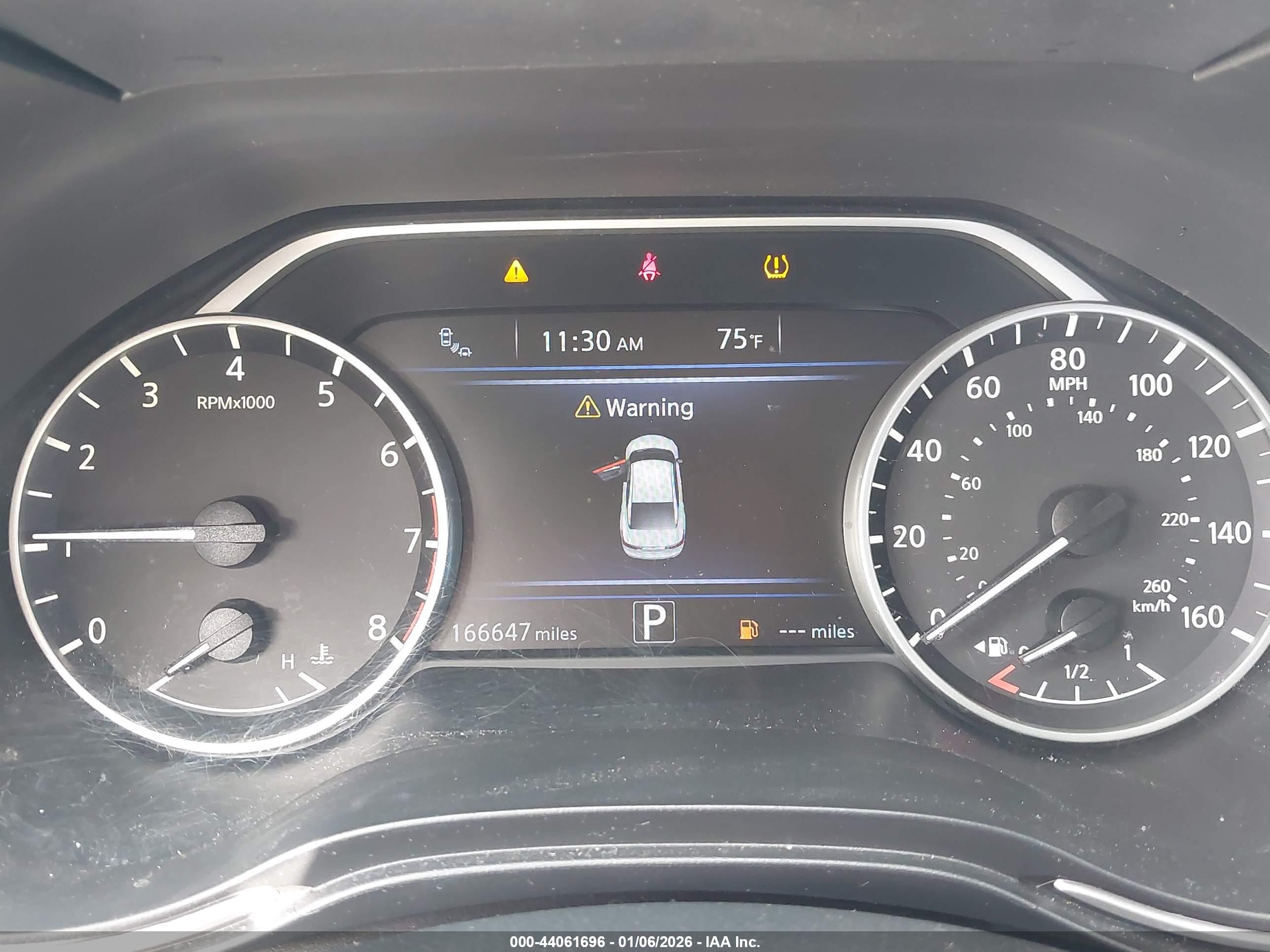 NISSAN MAXIMA image 7