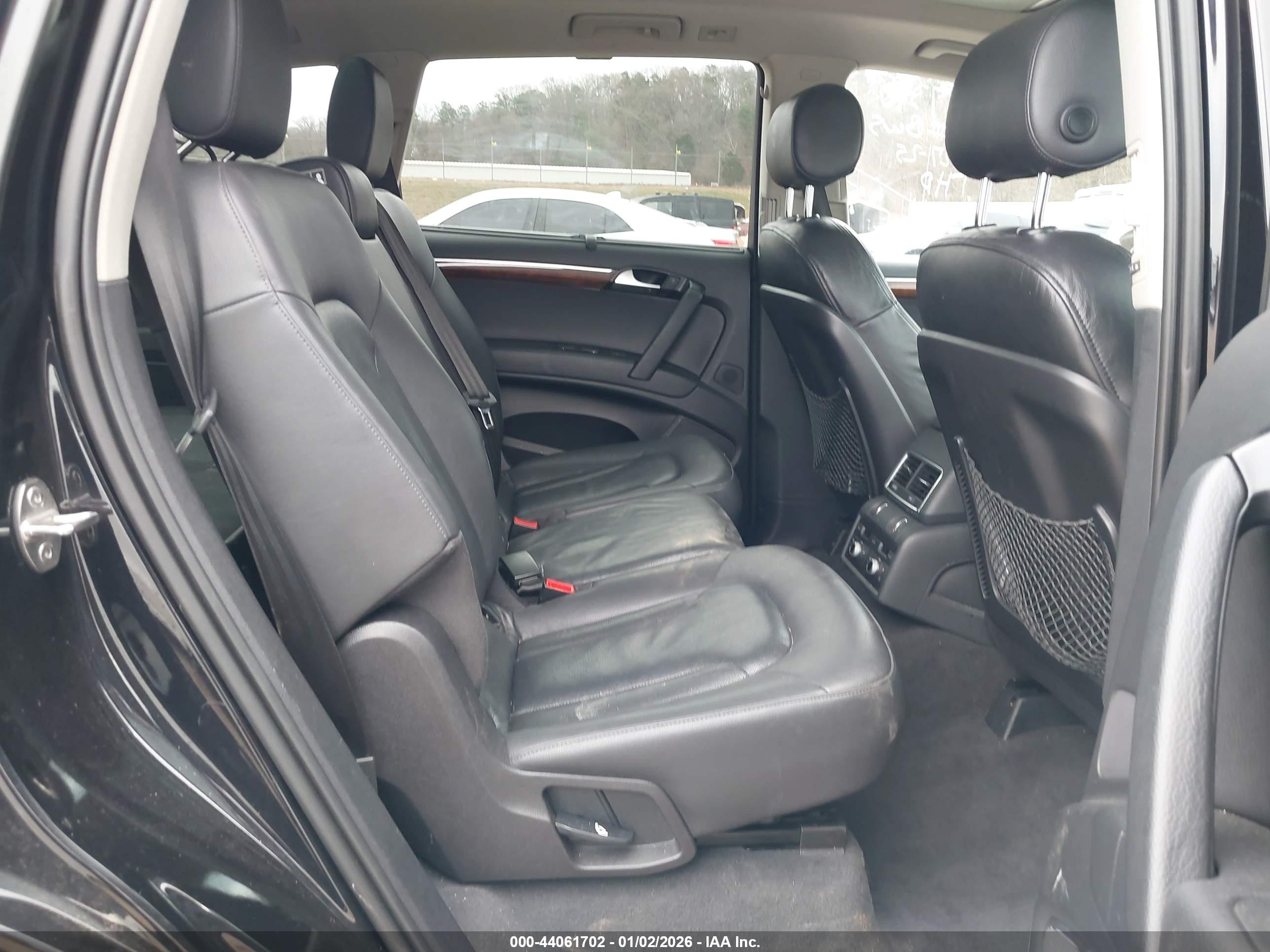 AUDI Q7 image 8