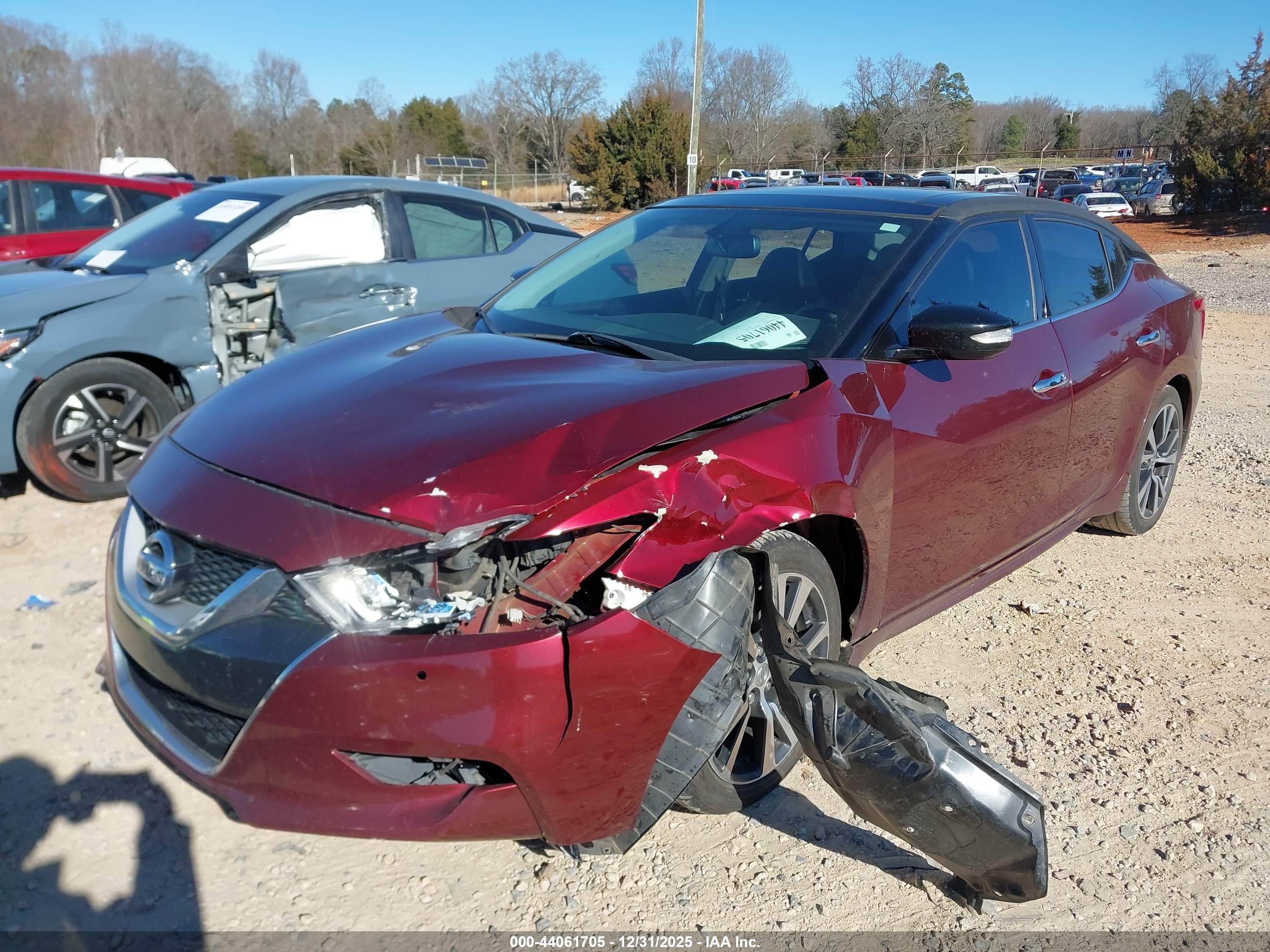 NISSAN MAXIMA image 2