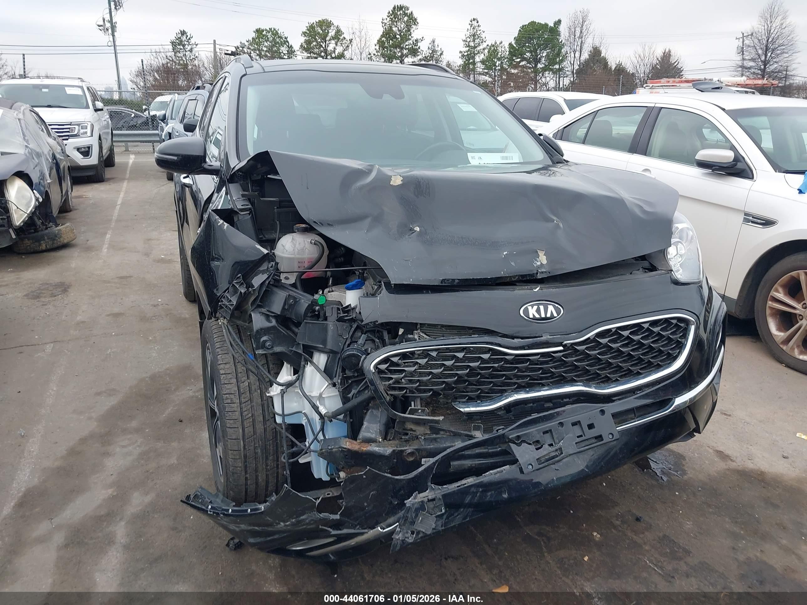 KIA SPORTAGE image 6