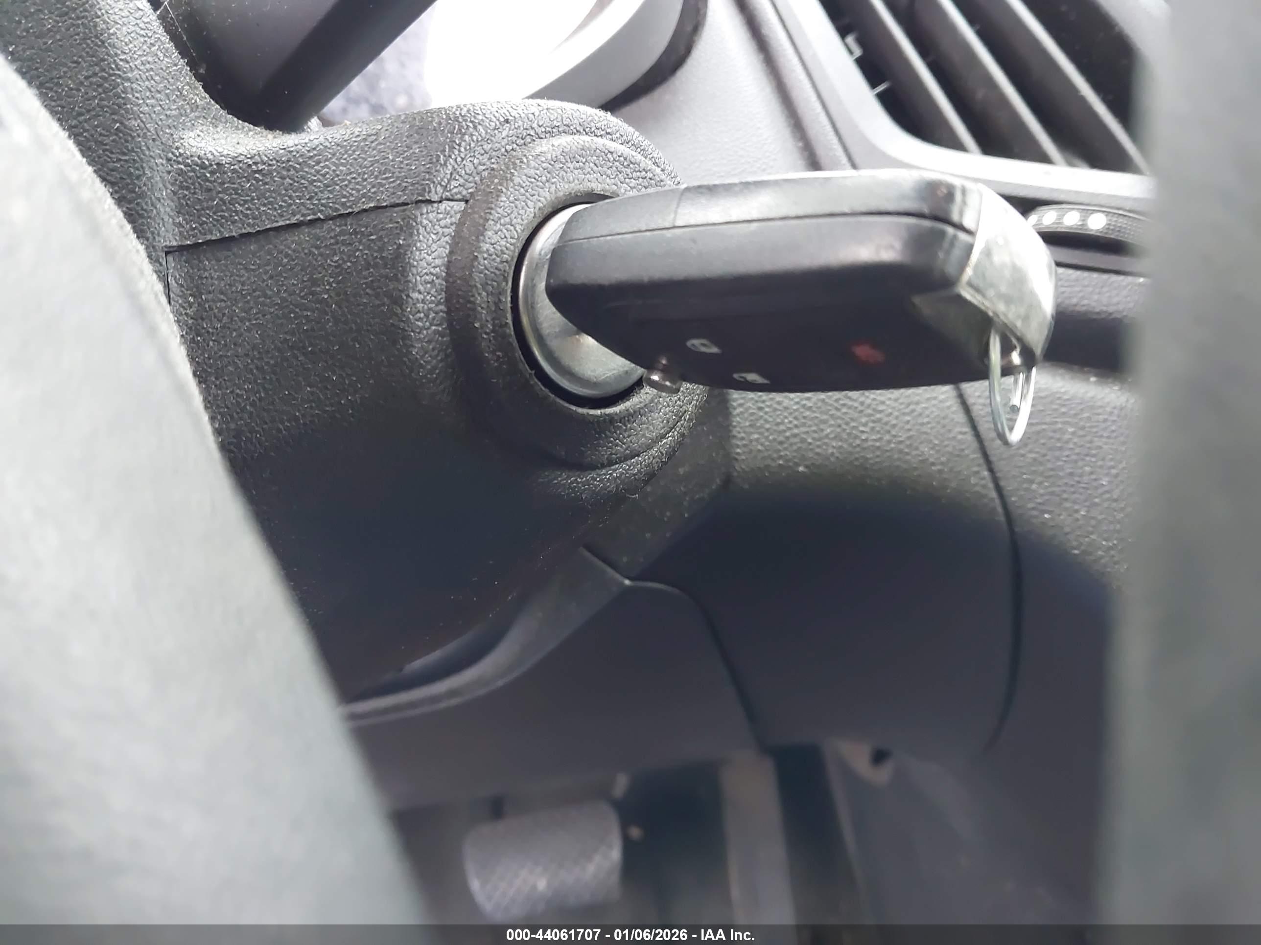 CHEVROLET EQUINOX image 11
