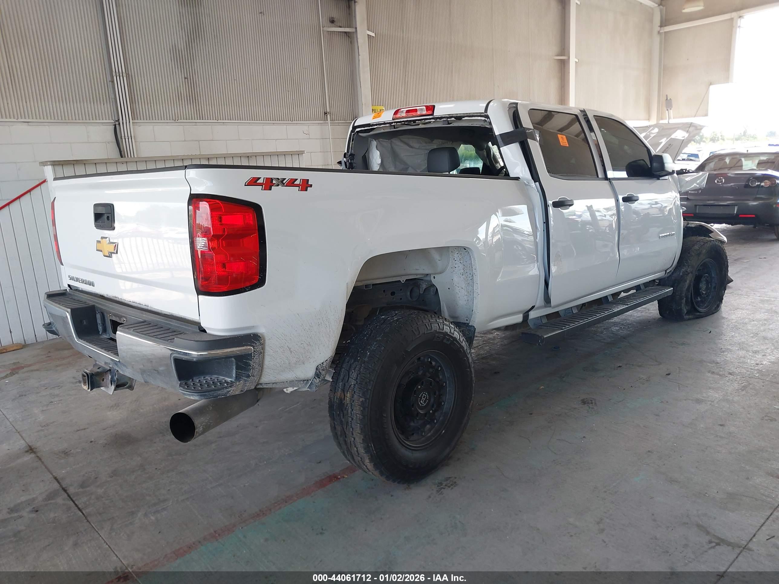 CHEVROLET SILVERADO image 4