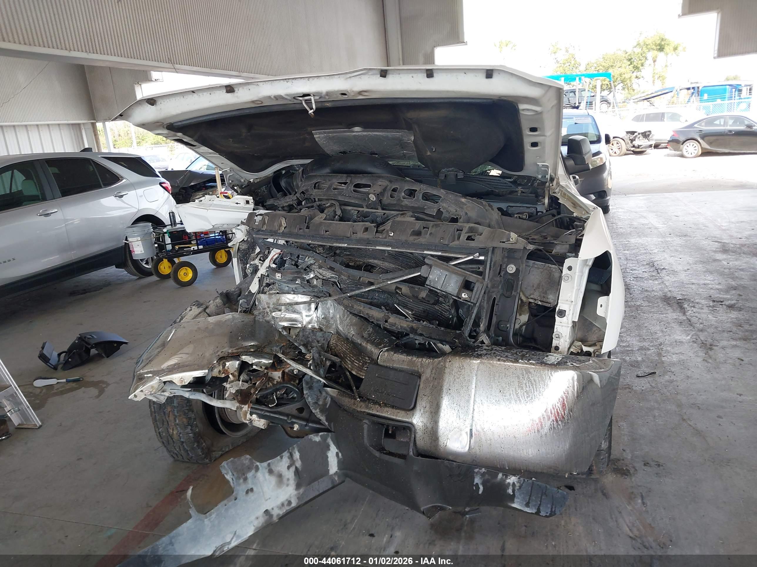 CHEVROLET SILVERADO image 6