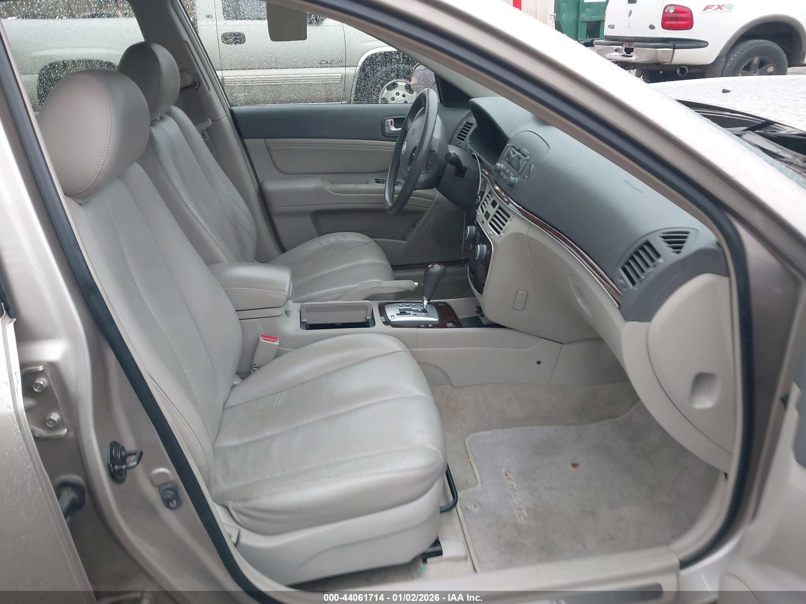 HYUNDAI SONATA image 5