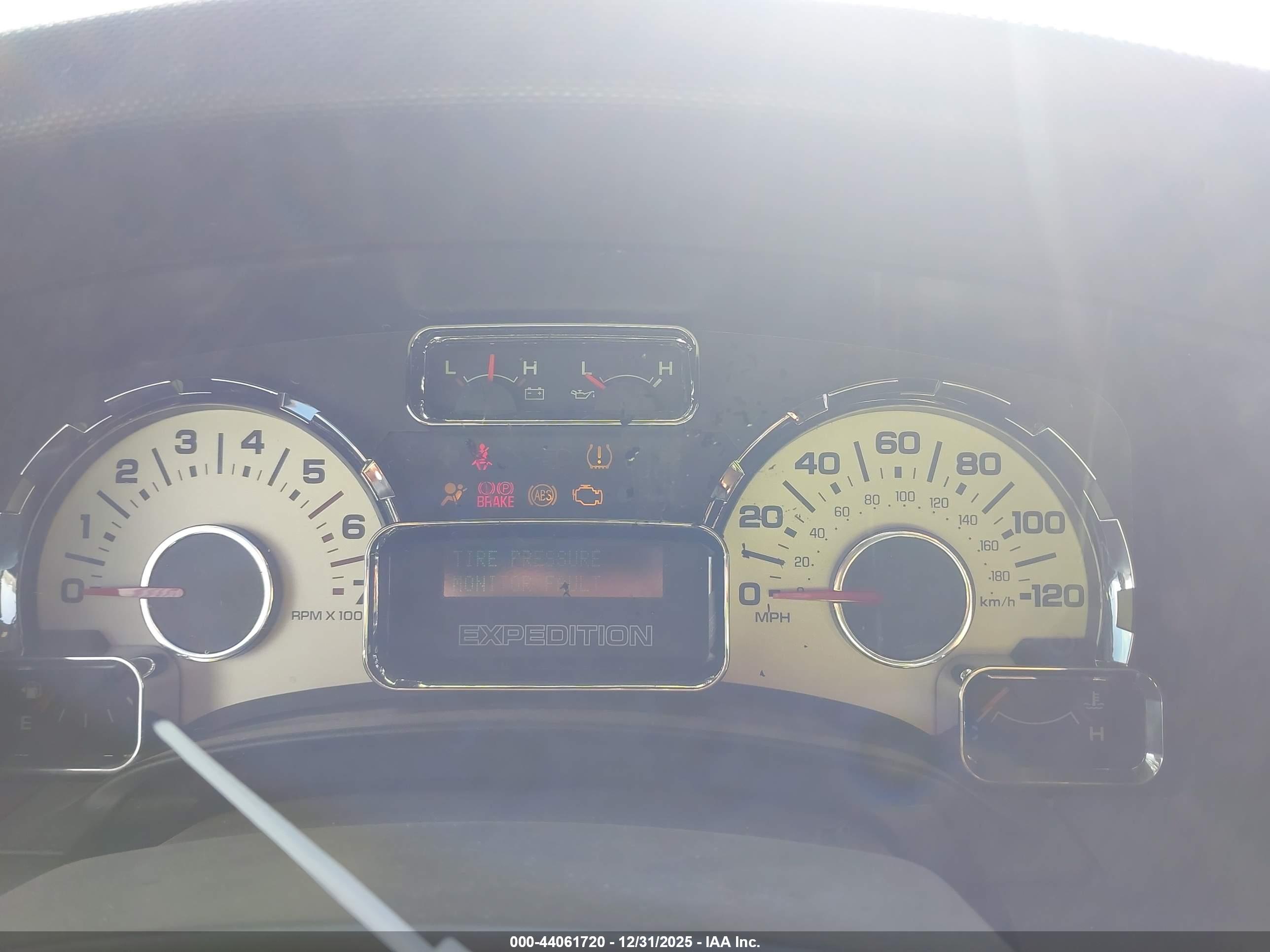 FORD EXPEDITION image 7