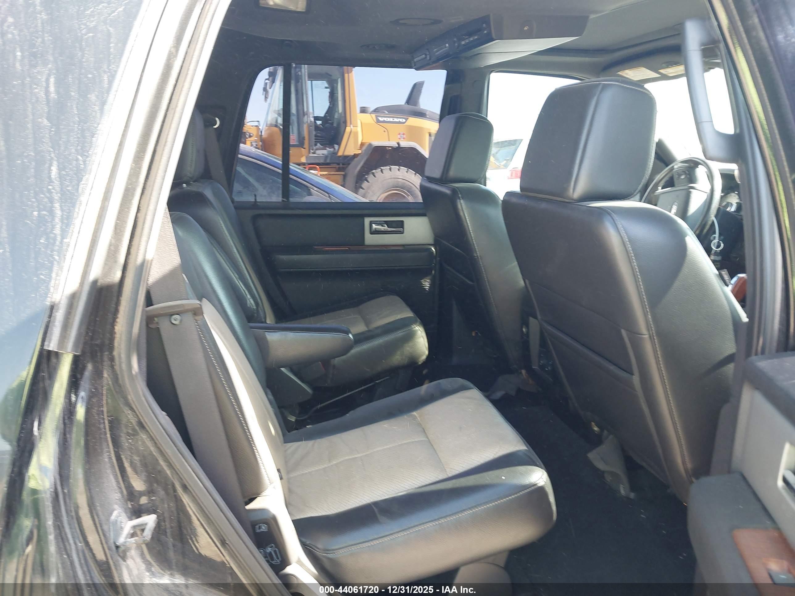 FORD EXPEDITION image 8