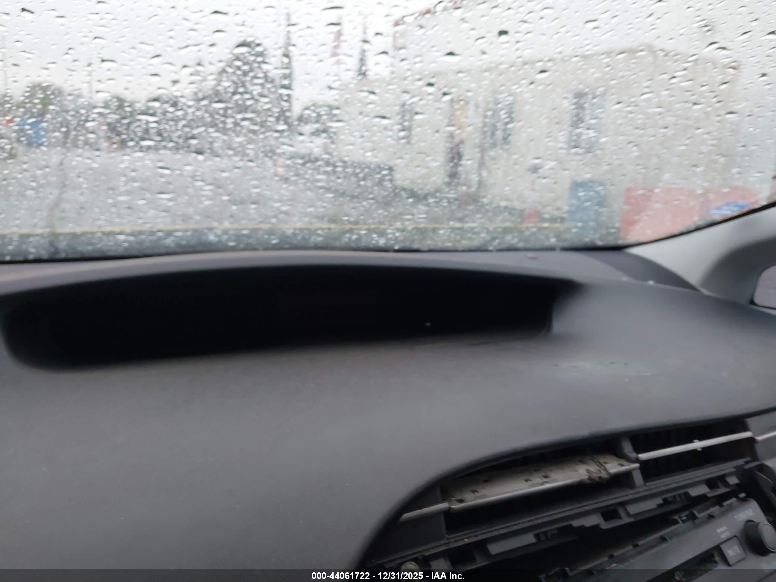 TOYOTA PRIUS image 7