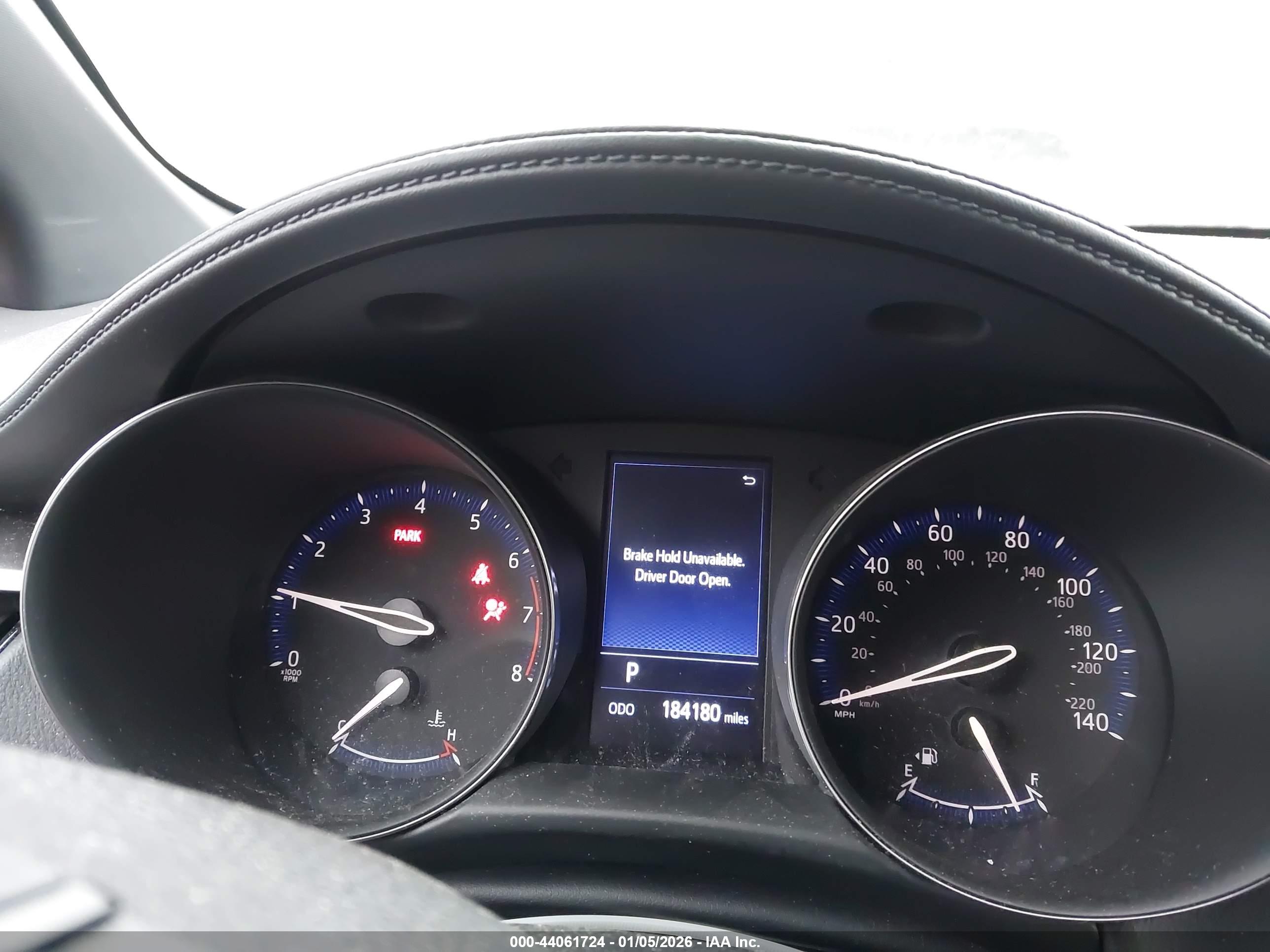 TOYOTA C-HR image 7
