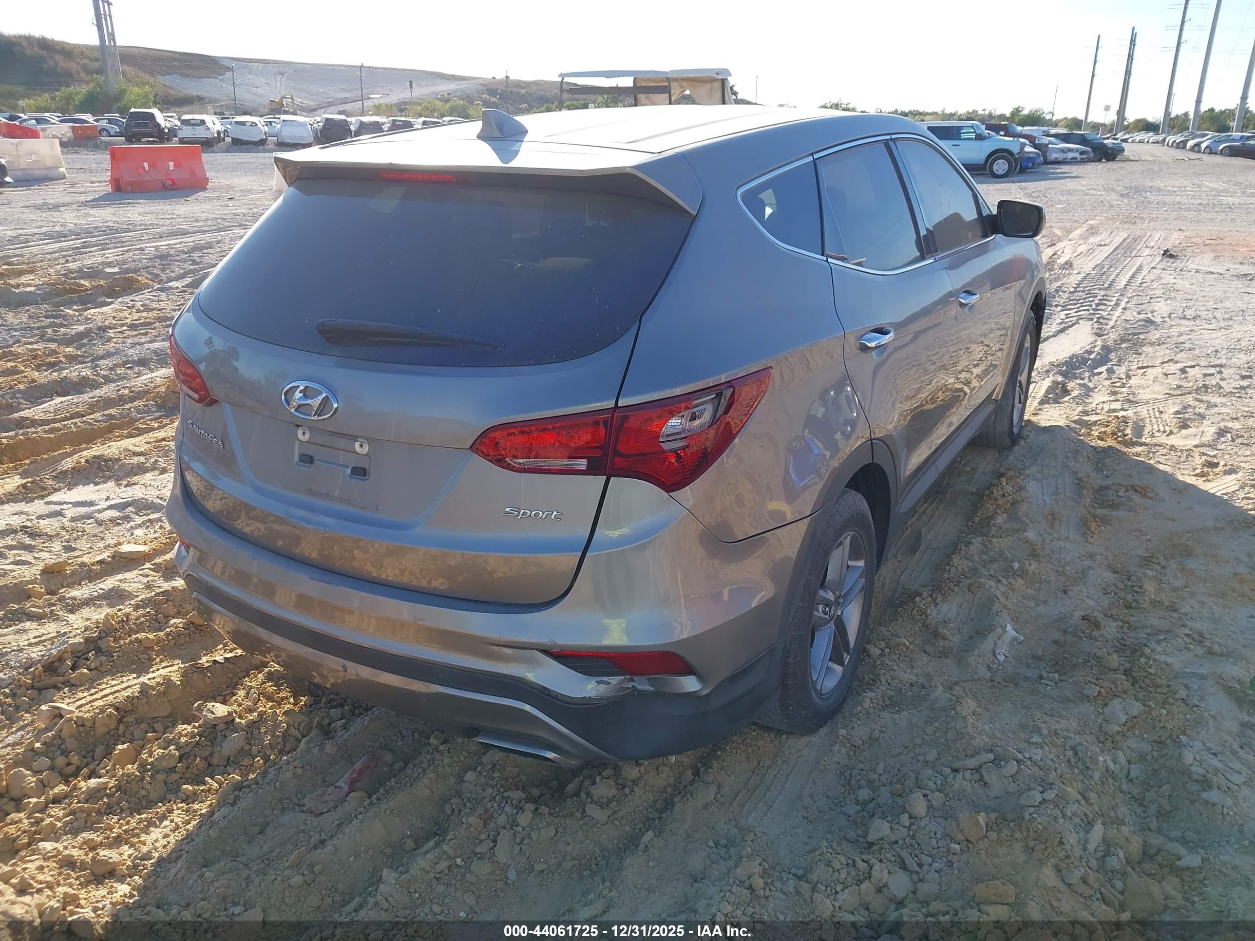 HYUNDAI SANTA image 4