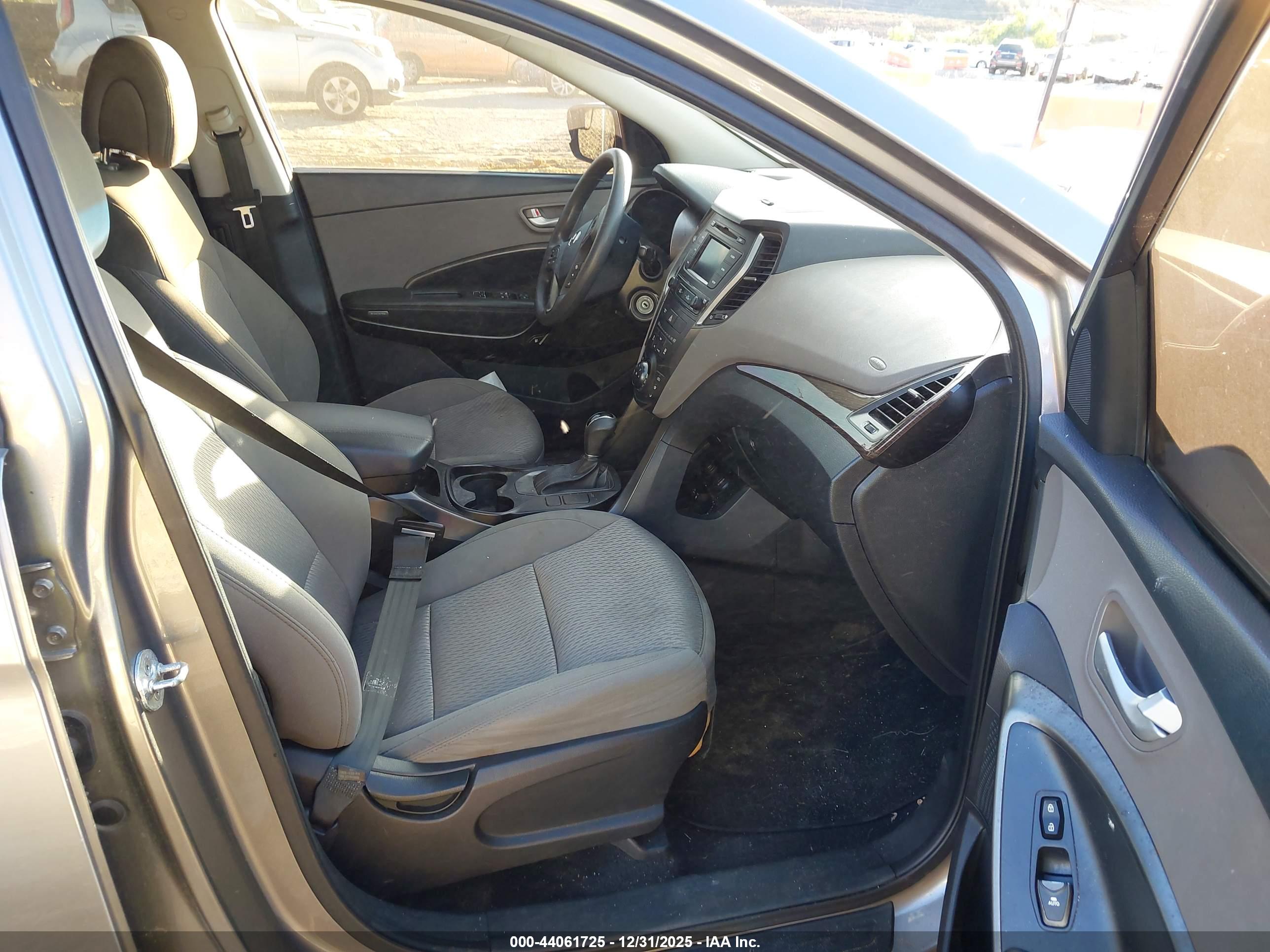 HYUNDAI SANTA image 5