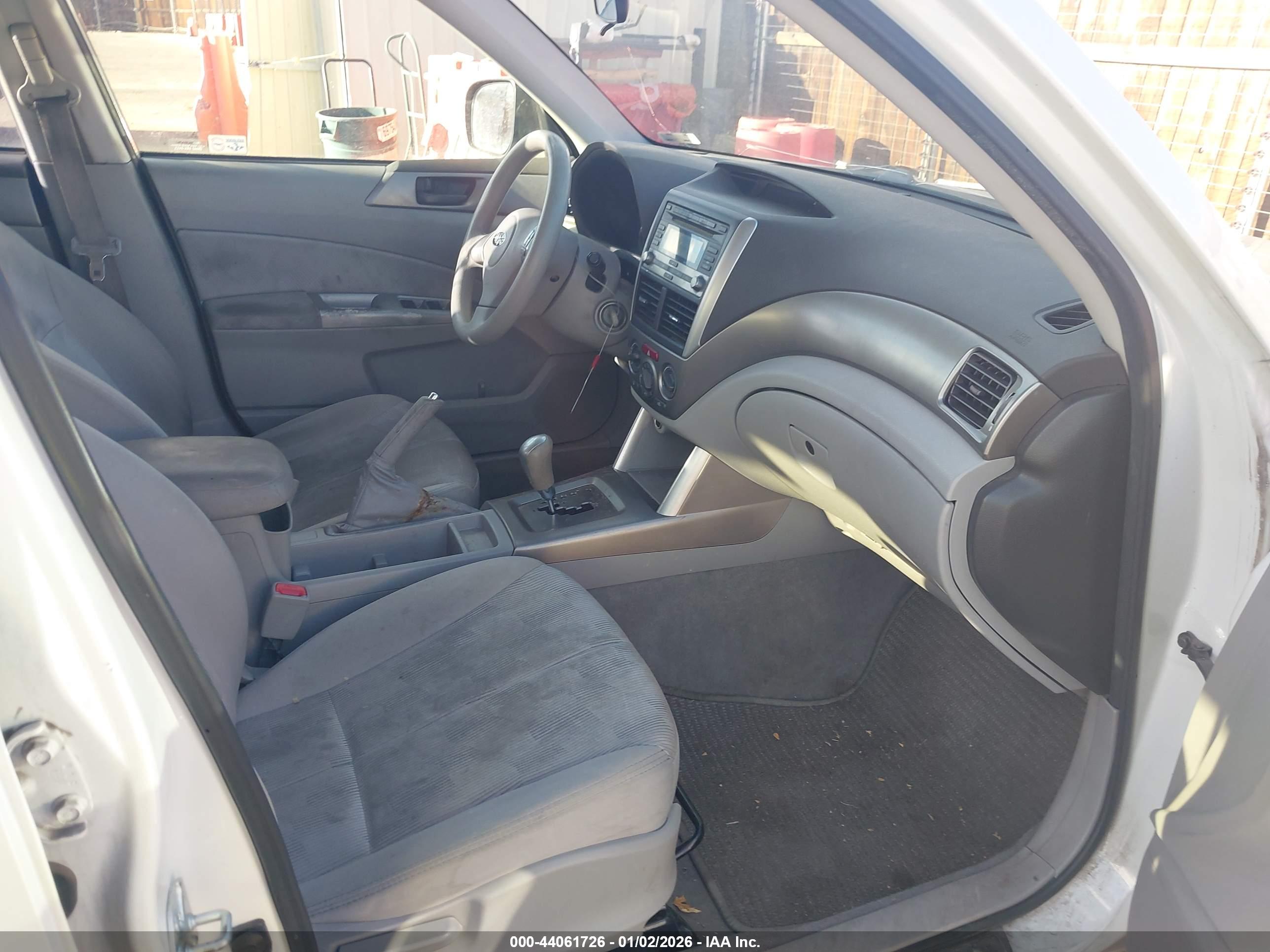 SUBARU FORESTER image 5