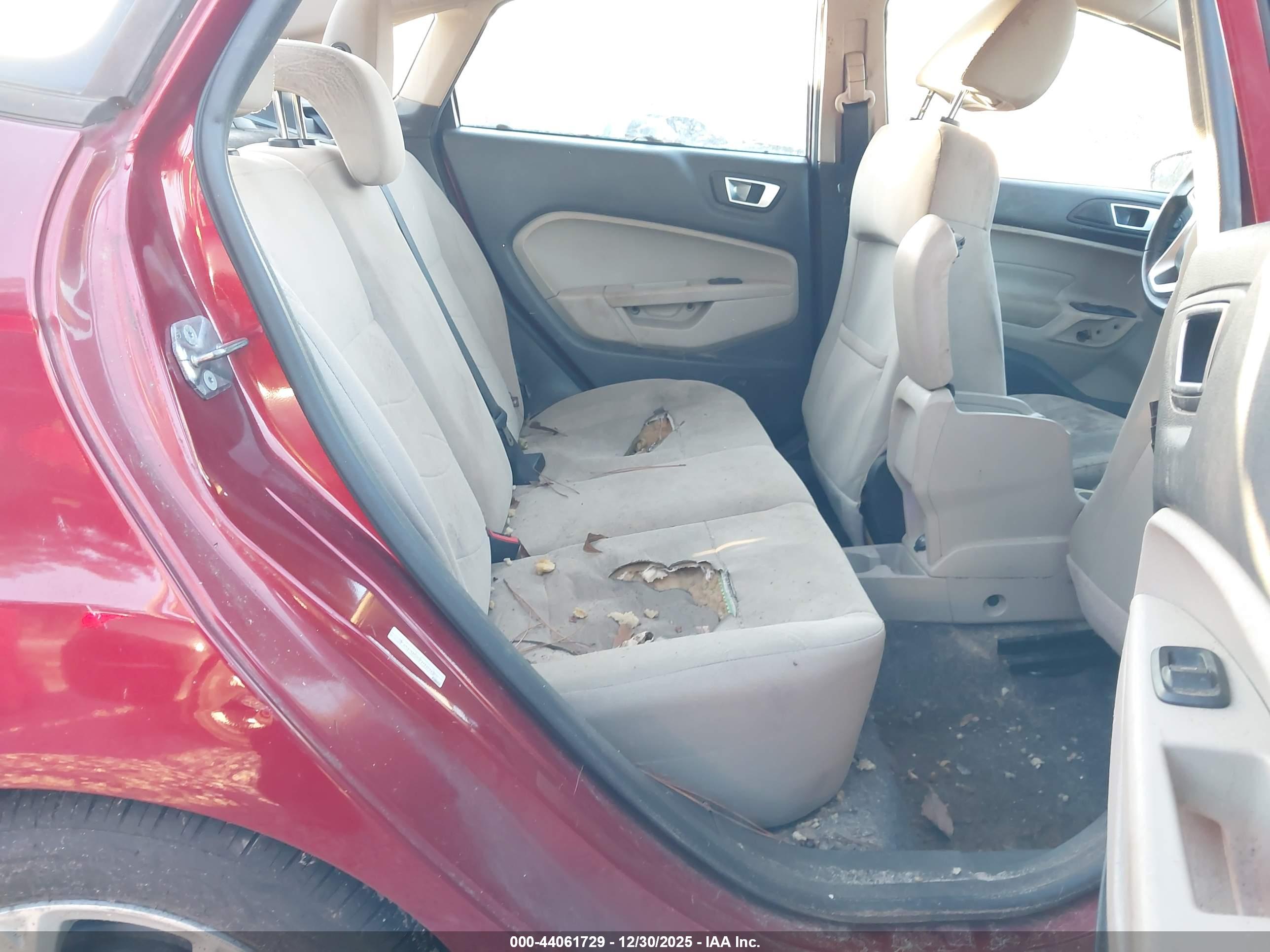 FORD FIESTA image 8