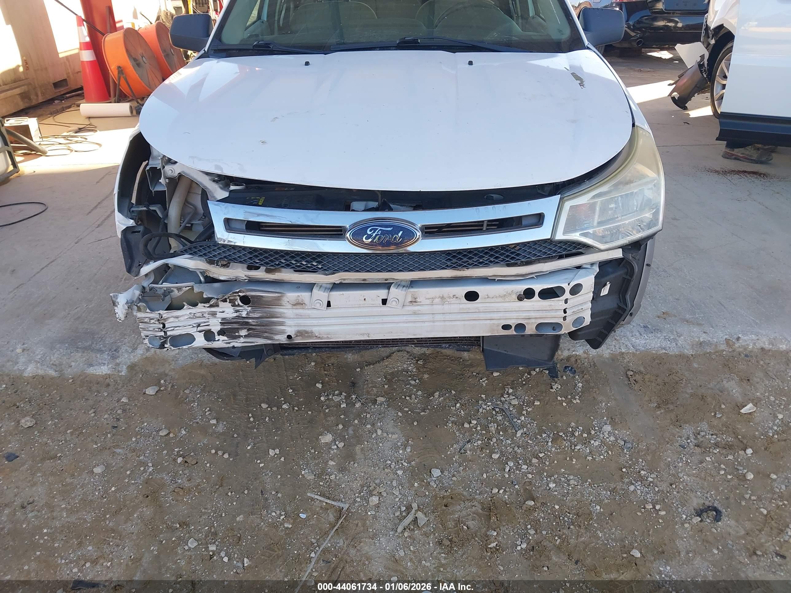 FORD FOCUS image 6