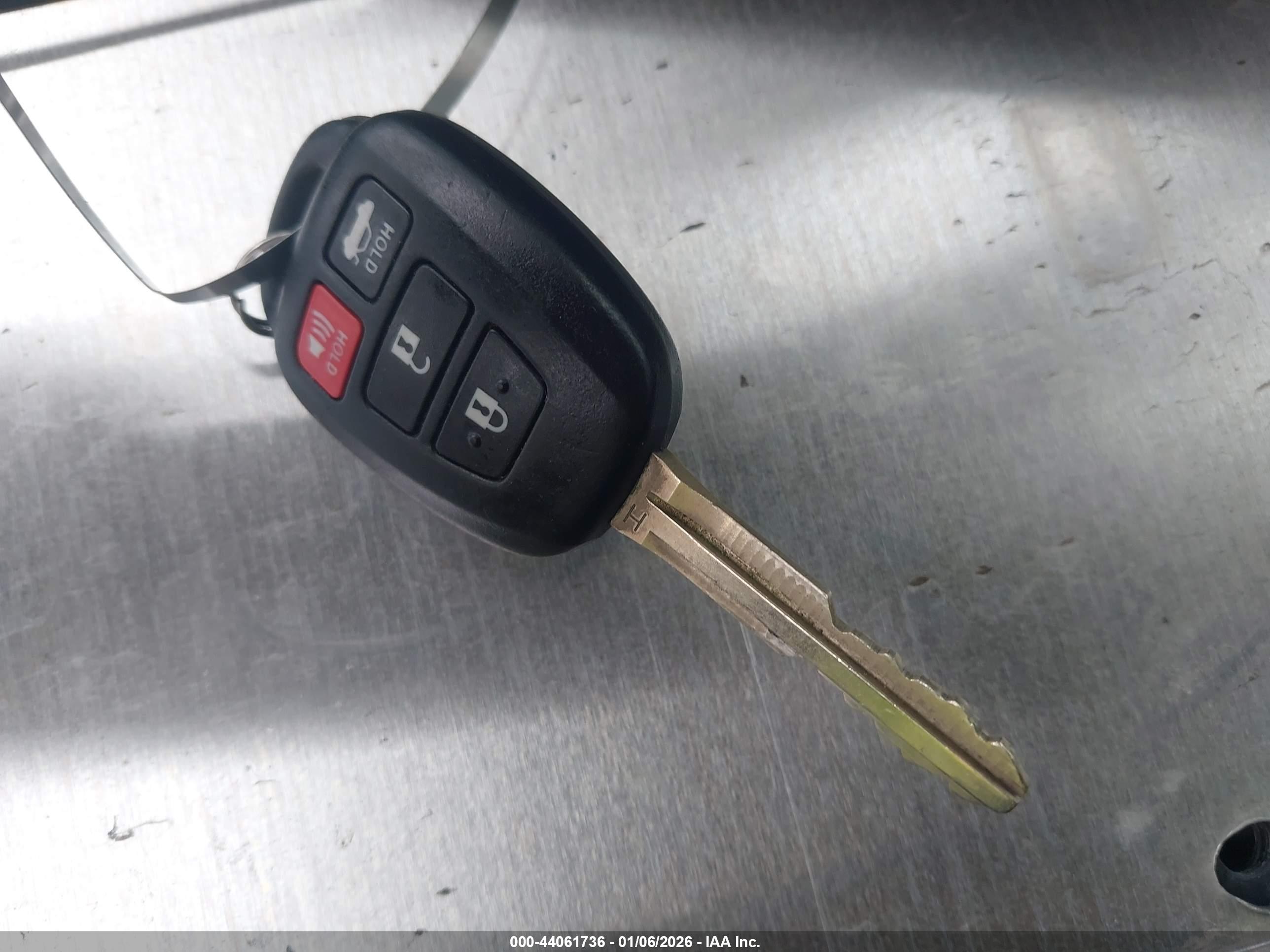 TOYOTA COROLLA image 11