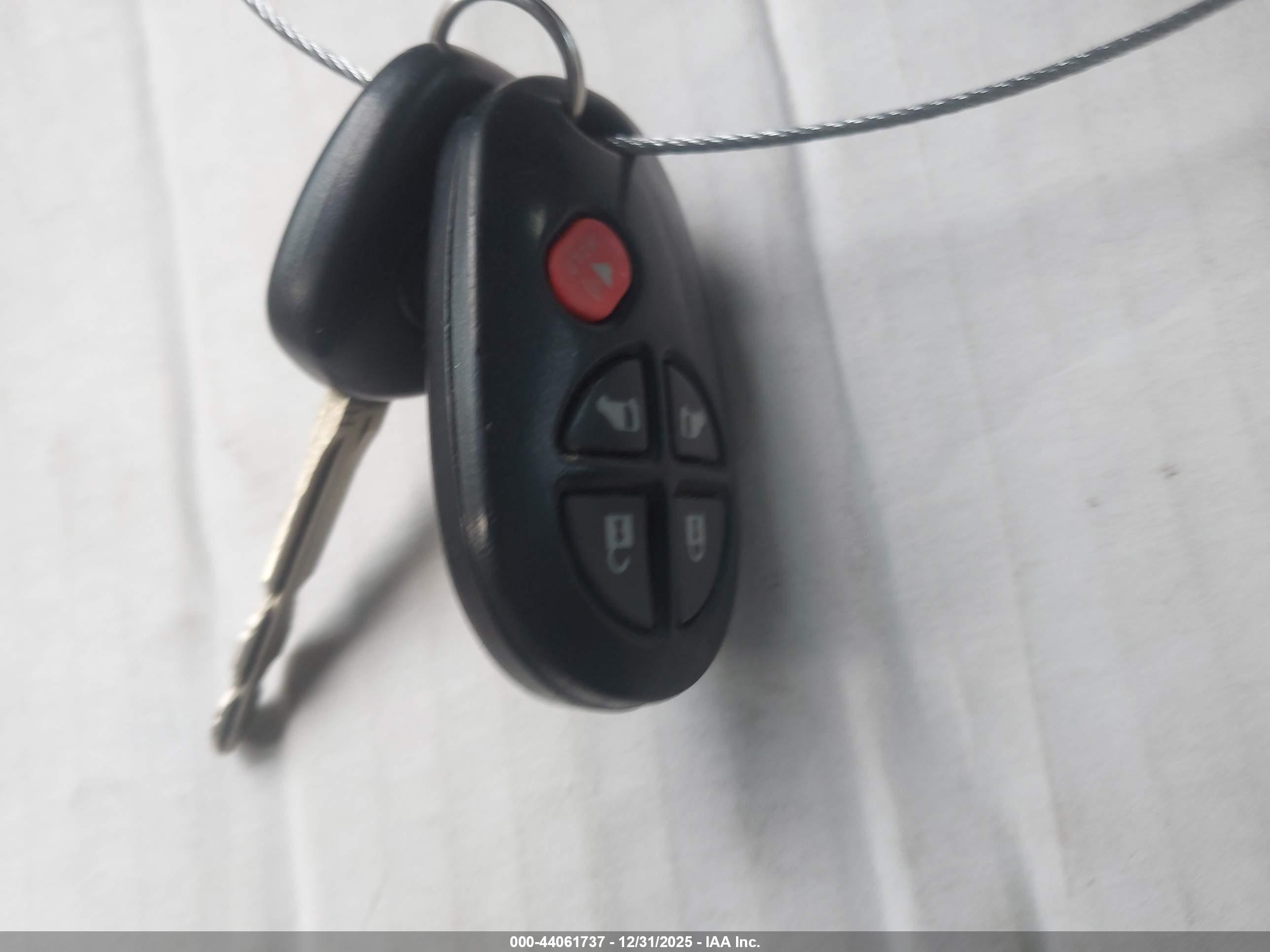 TOYOTA SIENNA image 11