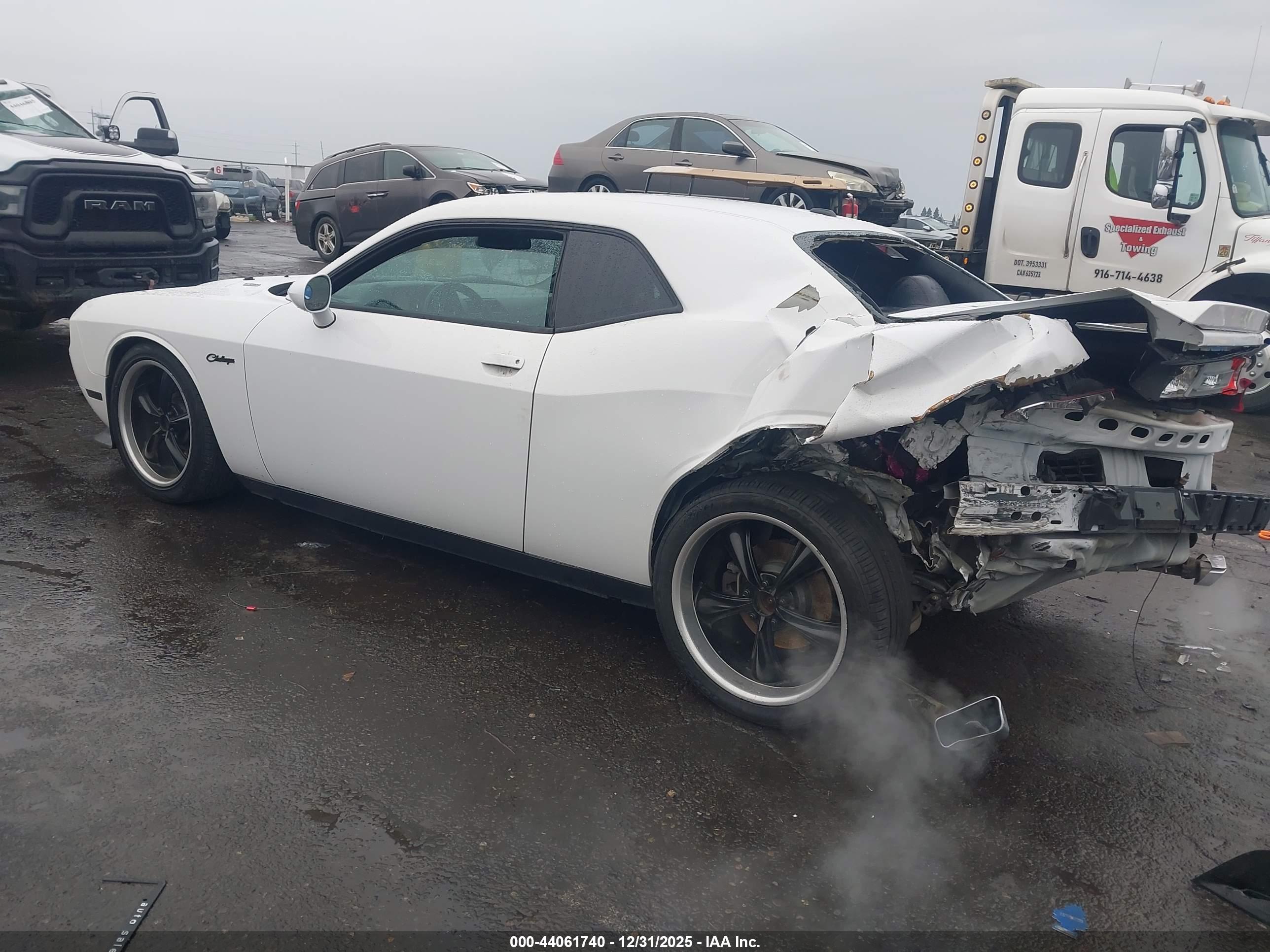 DODGE CHALLENGER image 3