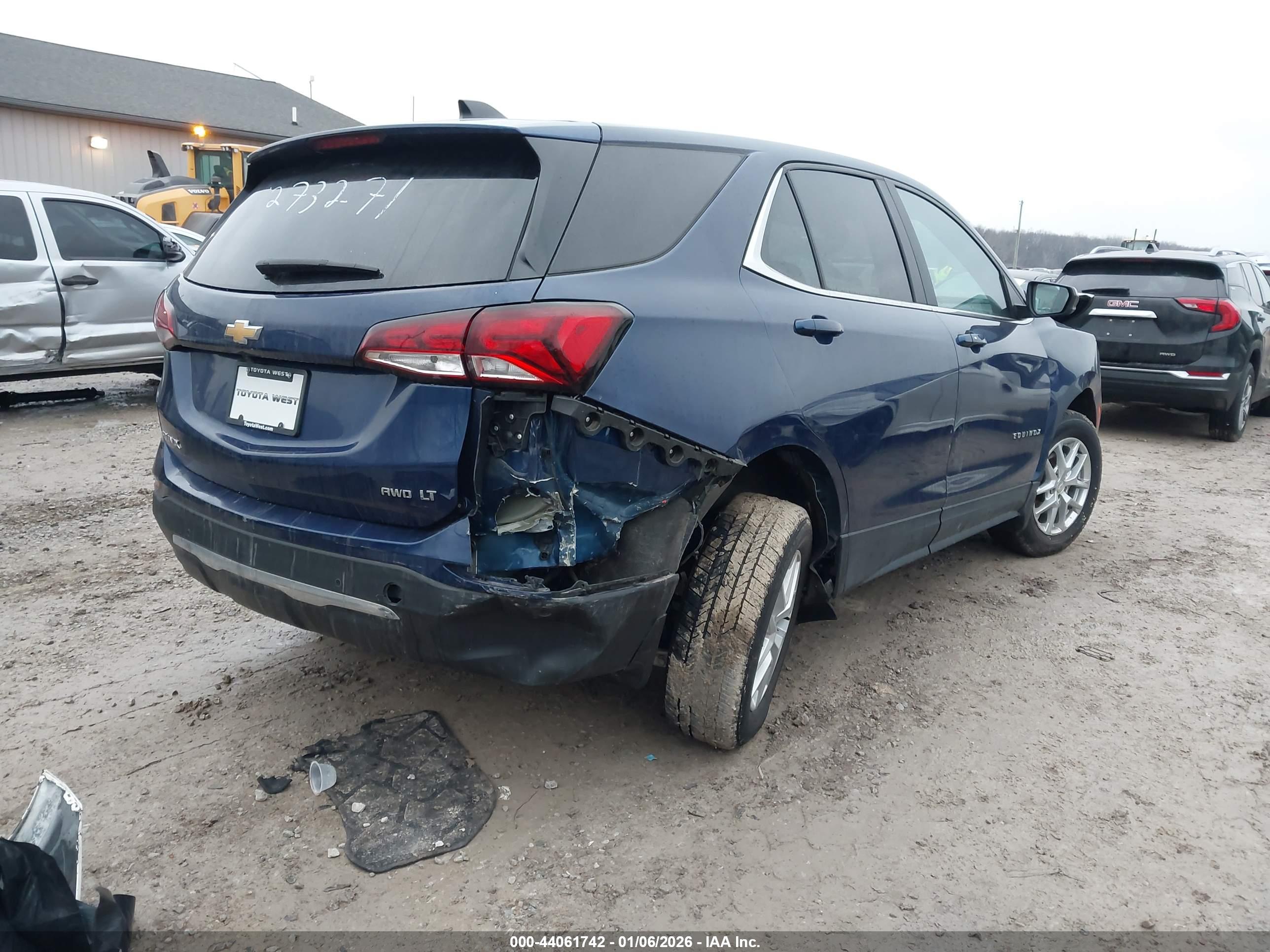 CHEVROLET EQUINOX image 4