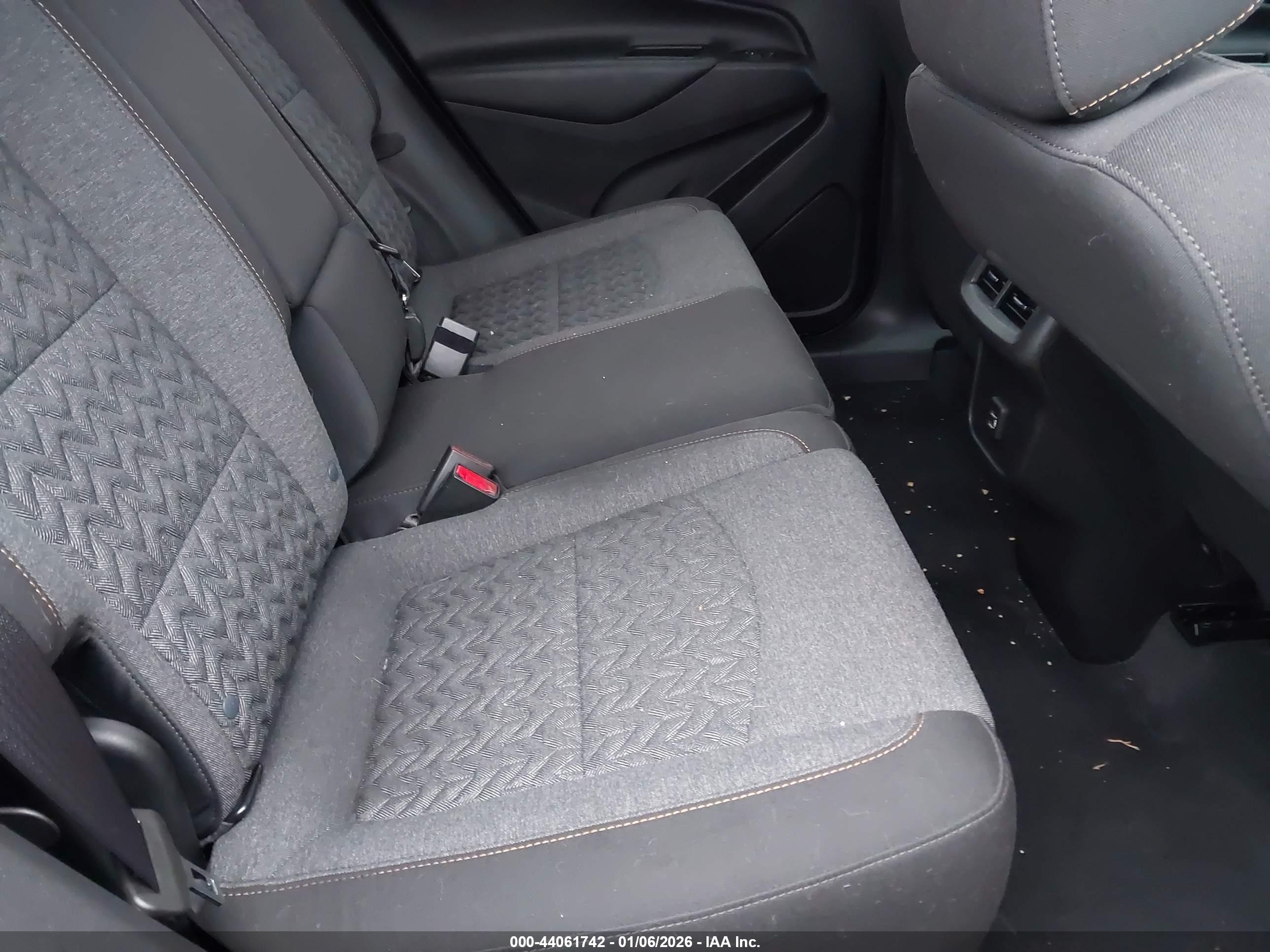 CHEVROLET EQUINOX image 8