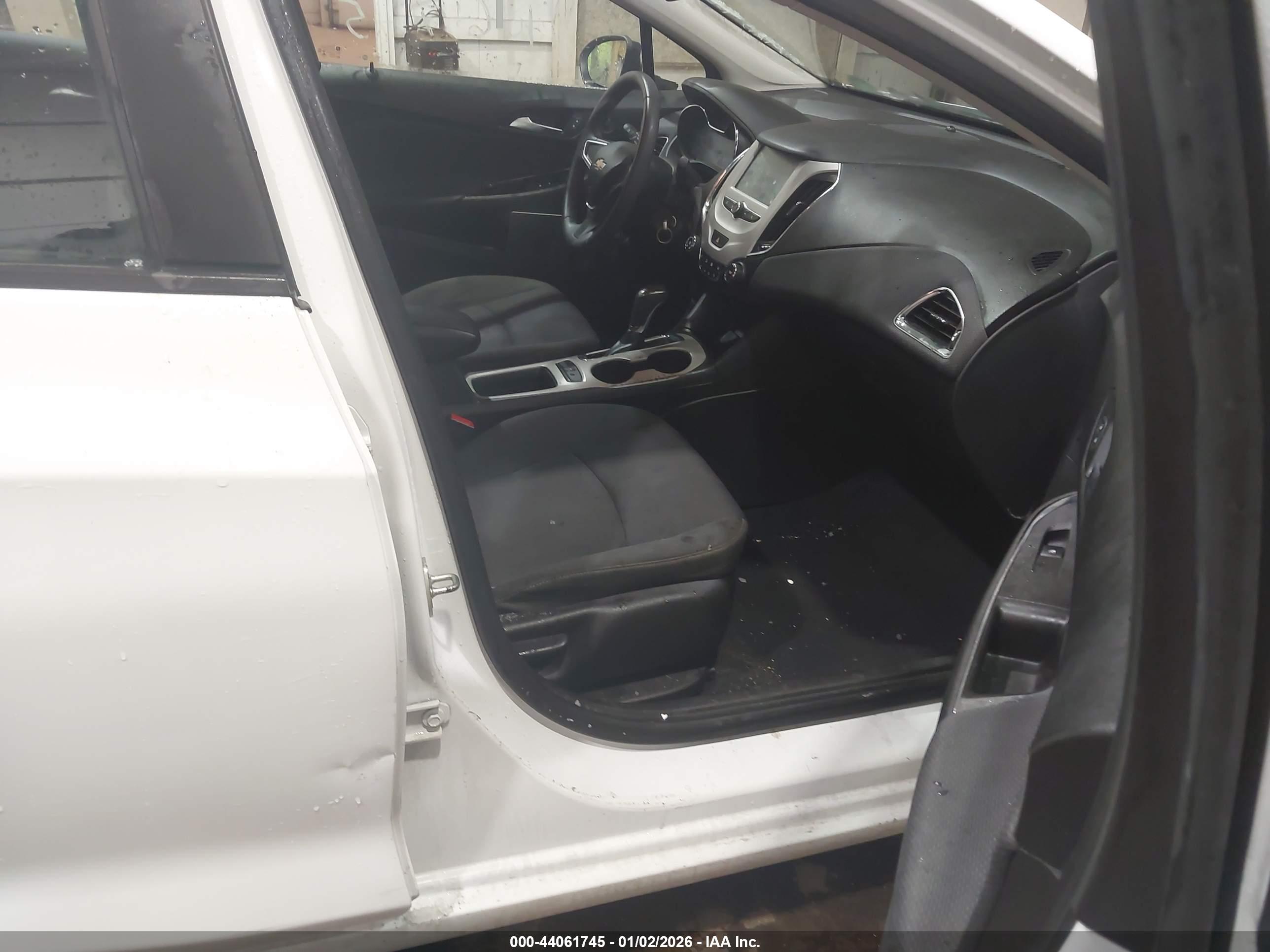 CHEVROLET CRUZE image 5