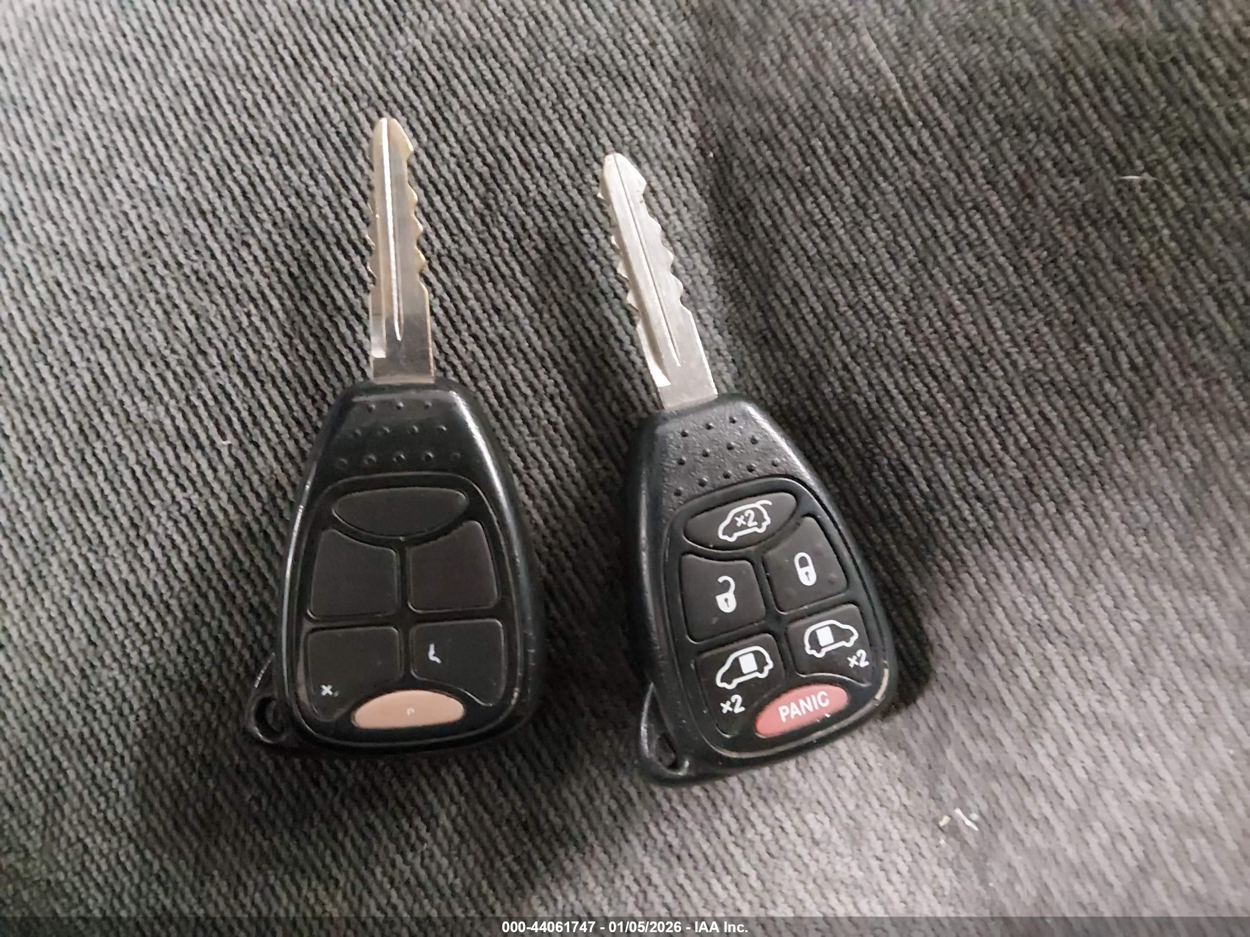 CHRYSLER TOWN image 11