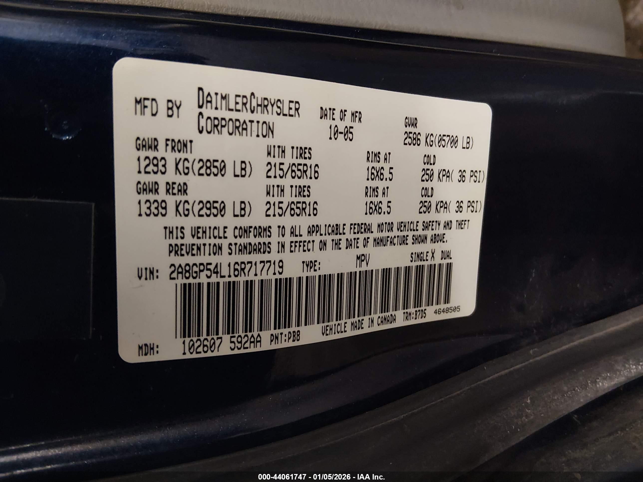 CHRYSLER TOWN image 9