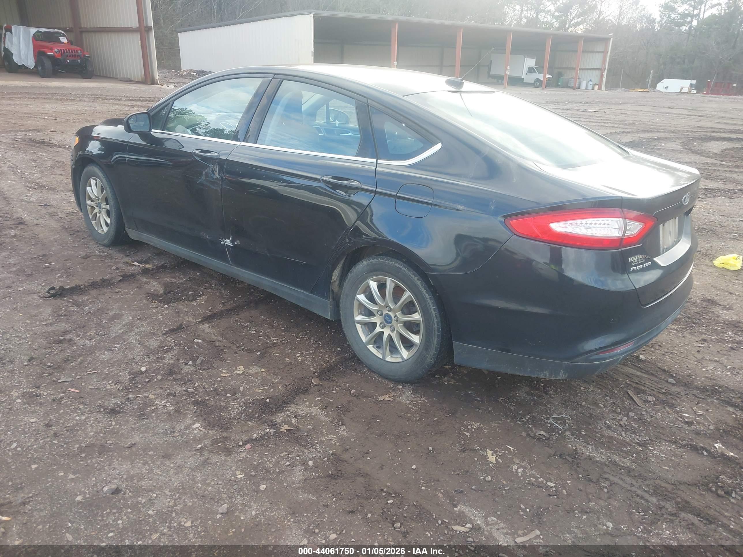 FORD FUSION image 3