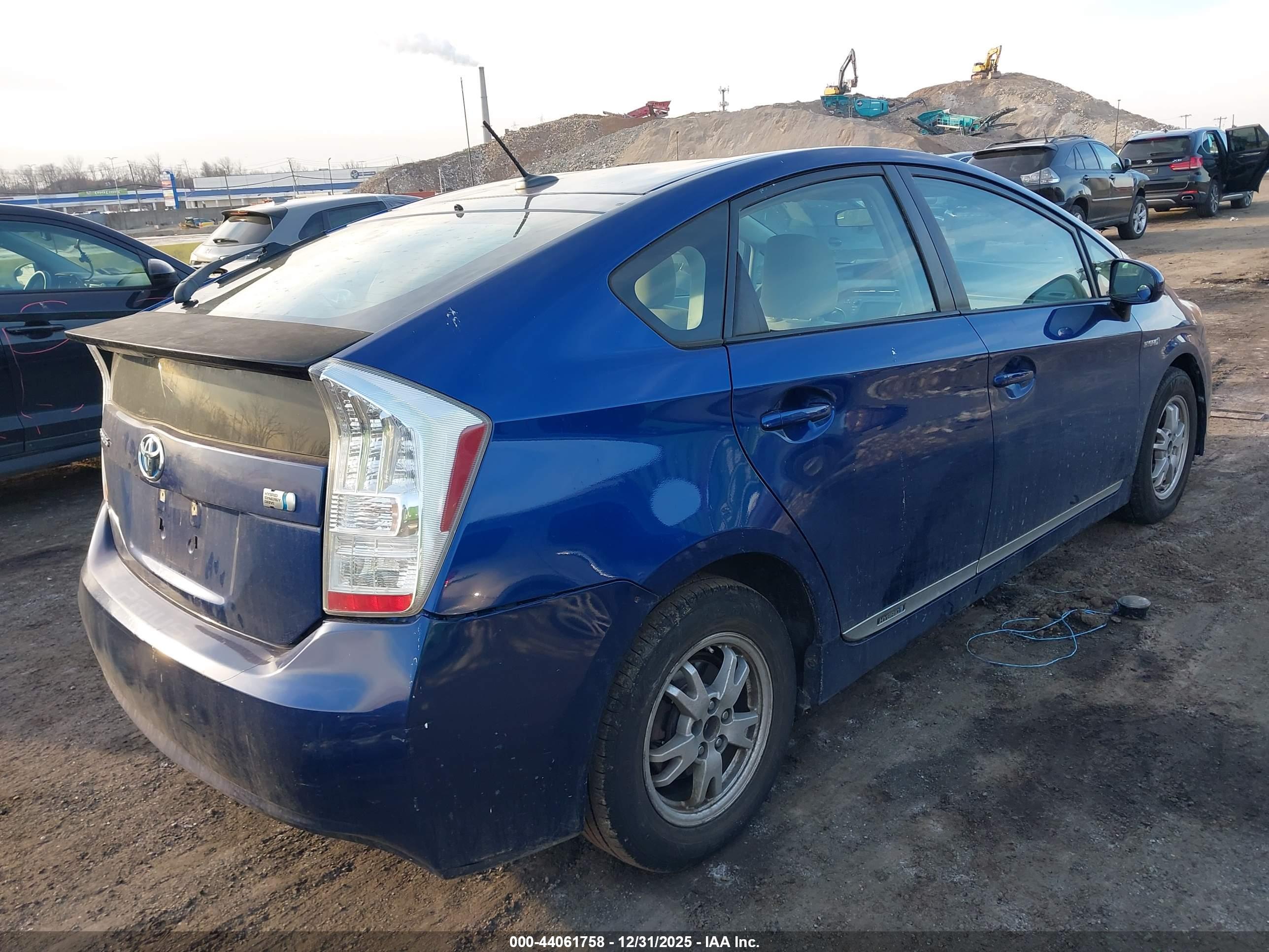 TOYOTA PRIUS image 4