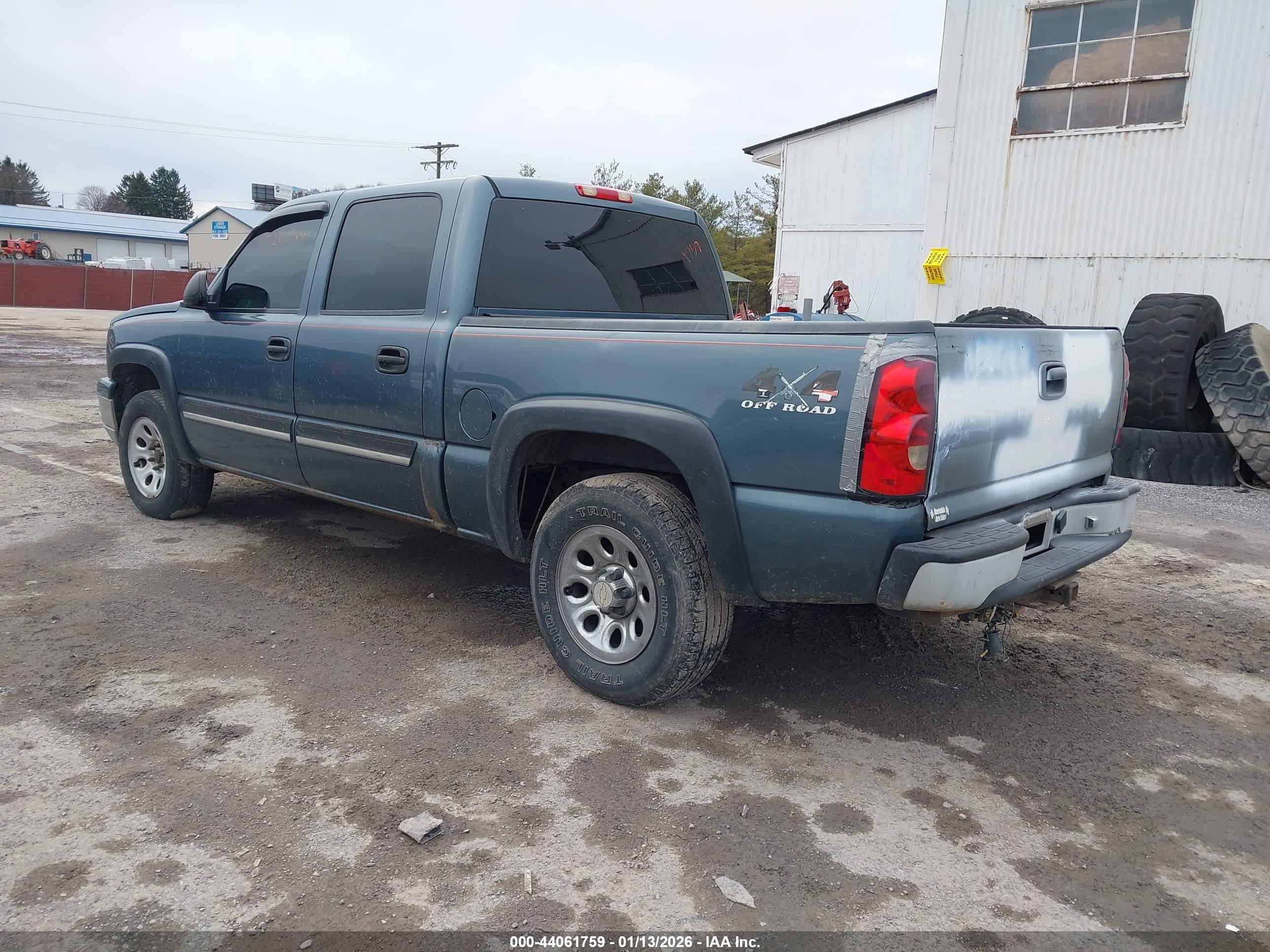 CHEVROLET SILVERADO image 3